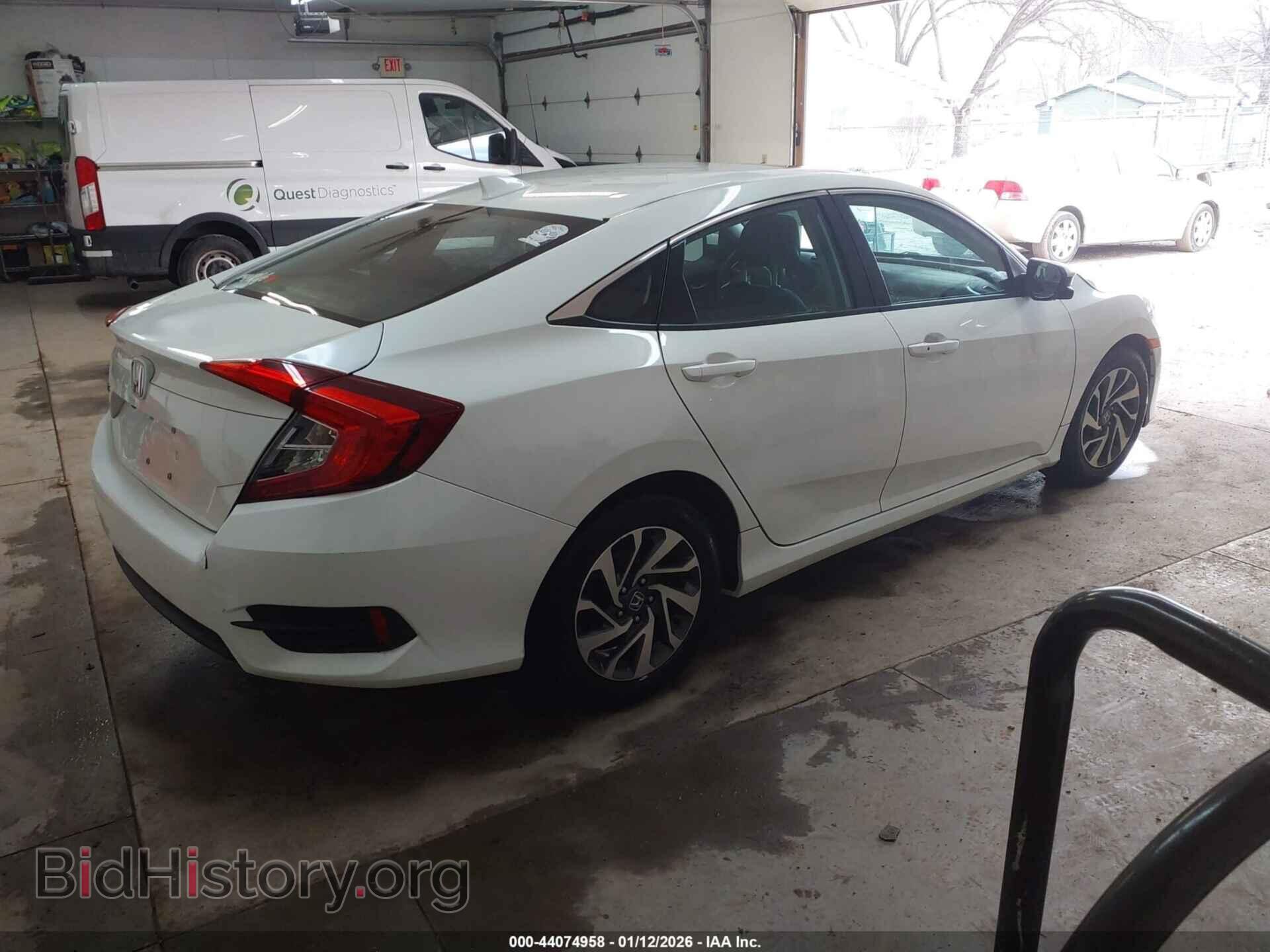 2017 HONDA CIVIC - VIN: 19XFC2F7XHE216734 - Фото 4