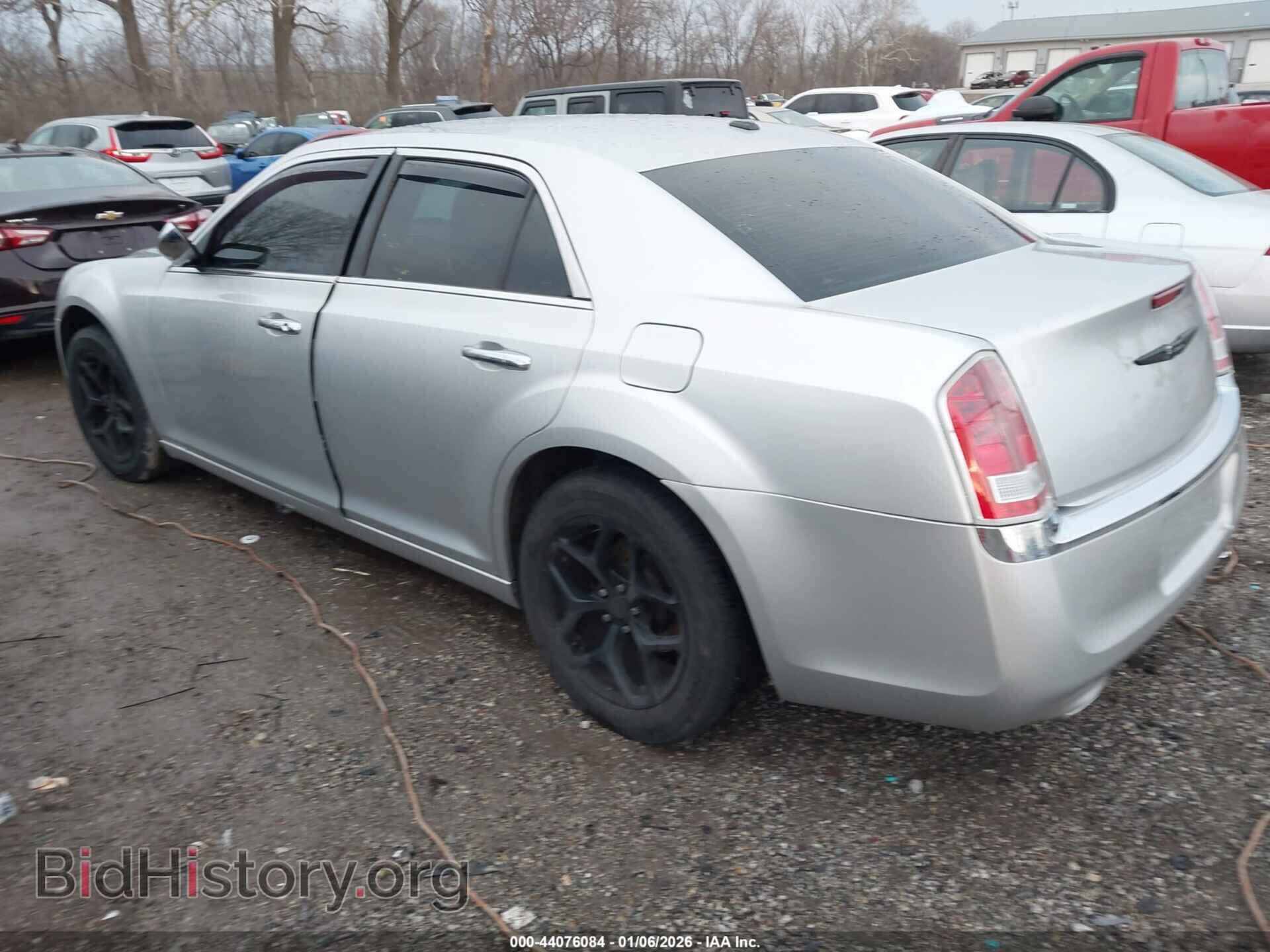 2011 CHRYSLER 300 - VIN: 2C3CA5CG0BH614095 - Фото 3