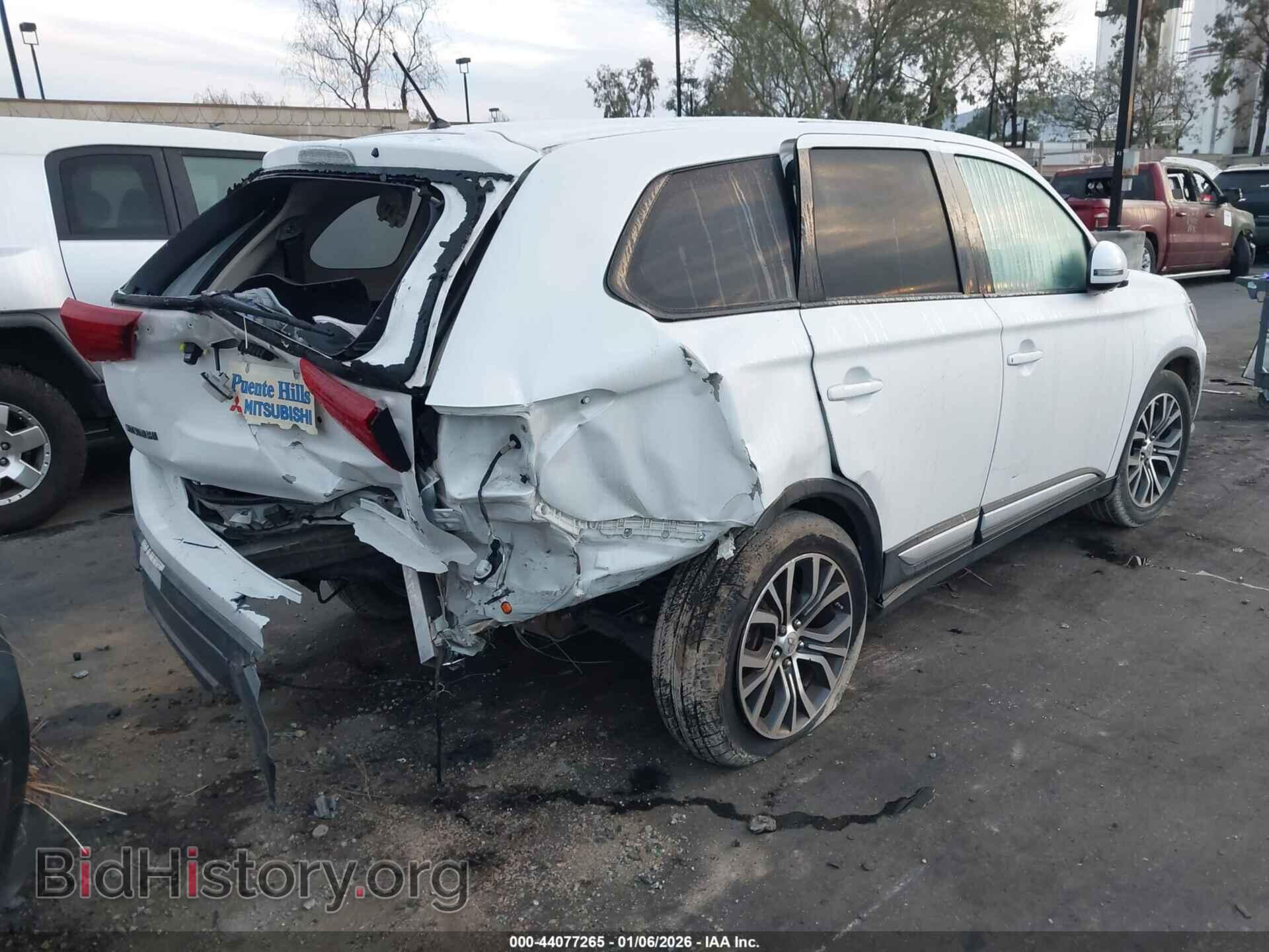 2016 MITSUBISHI OUTLANDER - VIN: JA4AD3A39GZ011114 - Фото 4