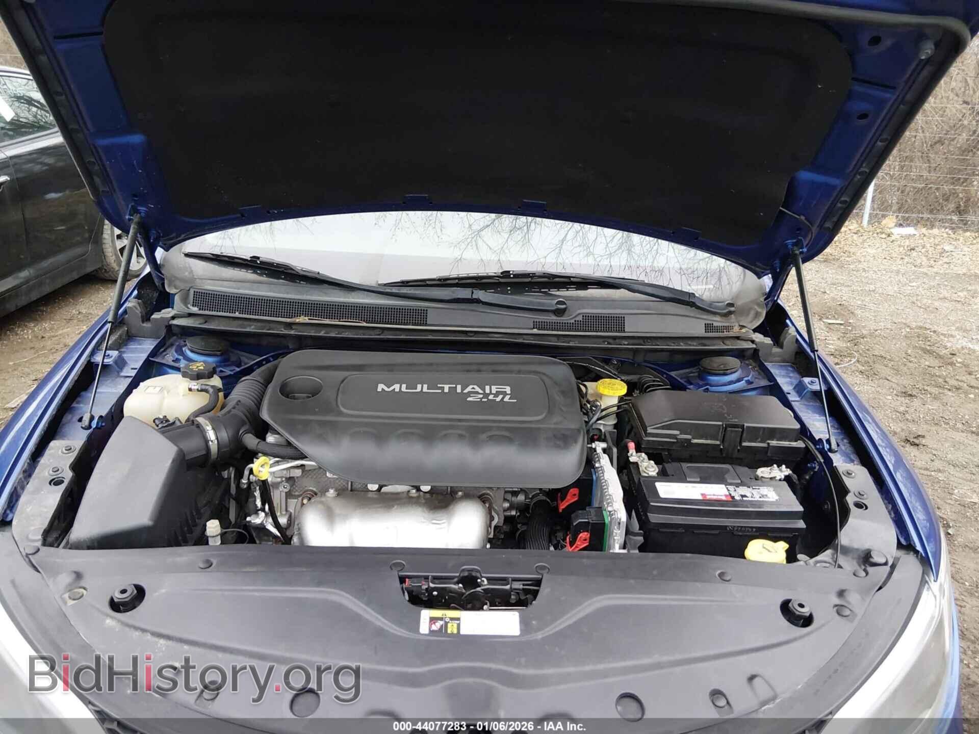 2016 CHRYSLER 200 - VIN: 1C3CCCAB8GN165298 - Фото 10