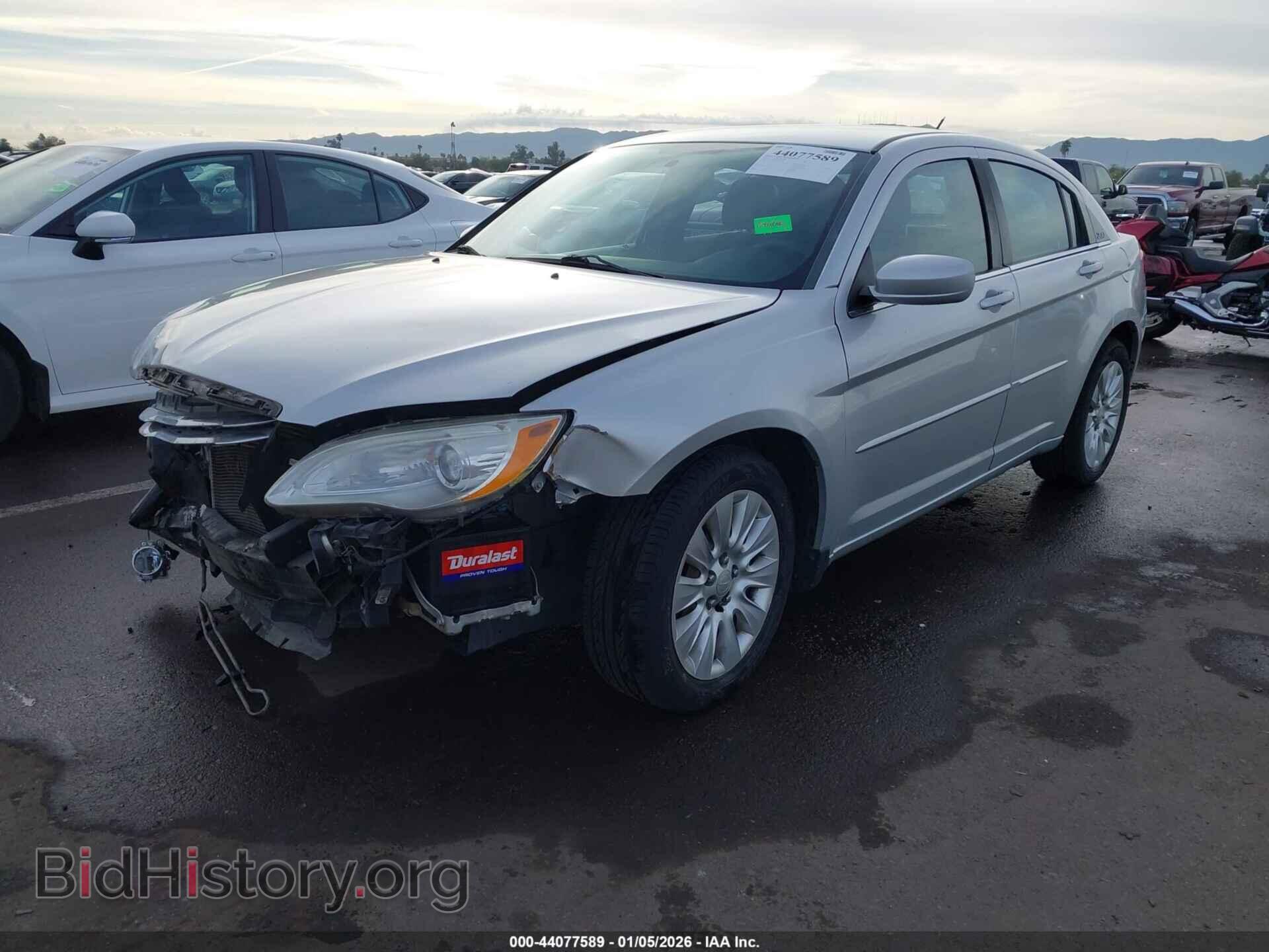 2012 CHRYSLER 200 - VIN: 1C3CCBAB1CN203037 - Фото 2