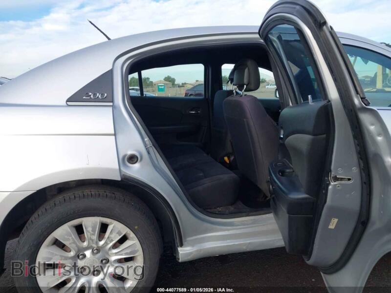 2012 Chrysler 200 (VIN 1C3CCBAB1CN203037) — фото 8 из 17
