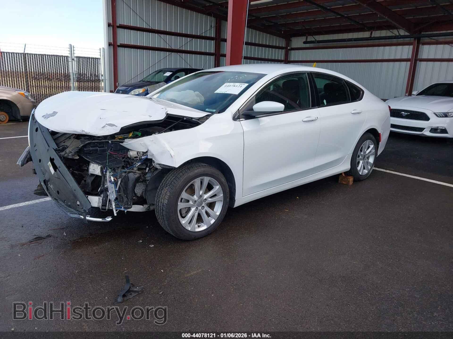 2015 CHRYSLER 200 - VIN: 1C3CCCABXFN728642 - Фото 2