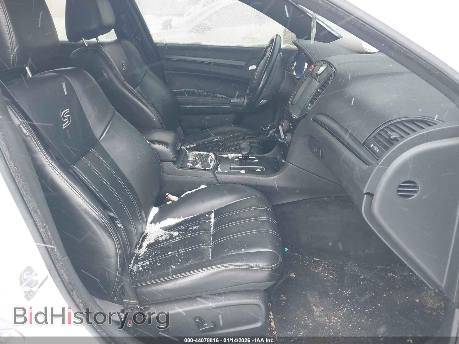 2014 CHRYSLER 300 - VIN: 2C3CCABG8EH331002 - Фото 5