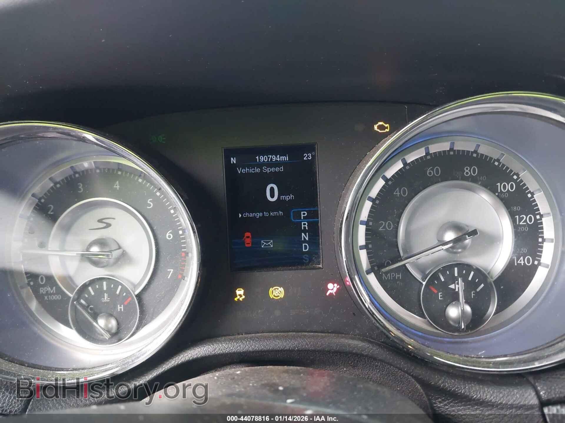 2014 CHRYSLER 300 - VIN: 2C3CCABG8EH331002 - Фото 7