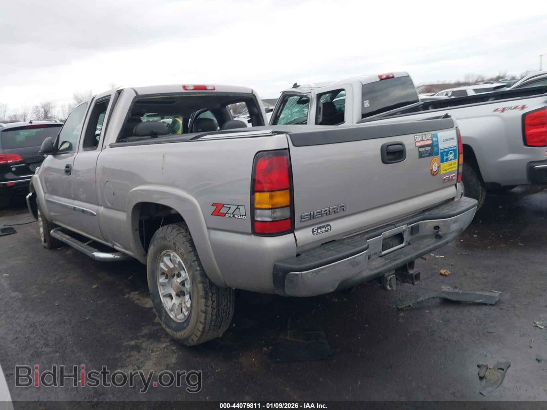 2005 GMC SIERRA 1500 - VIN: 2GTEK19BX51365680 - Фото 3