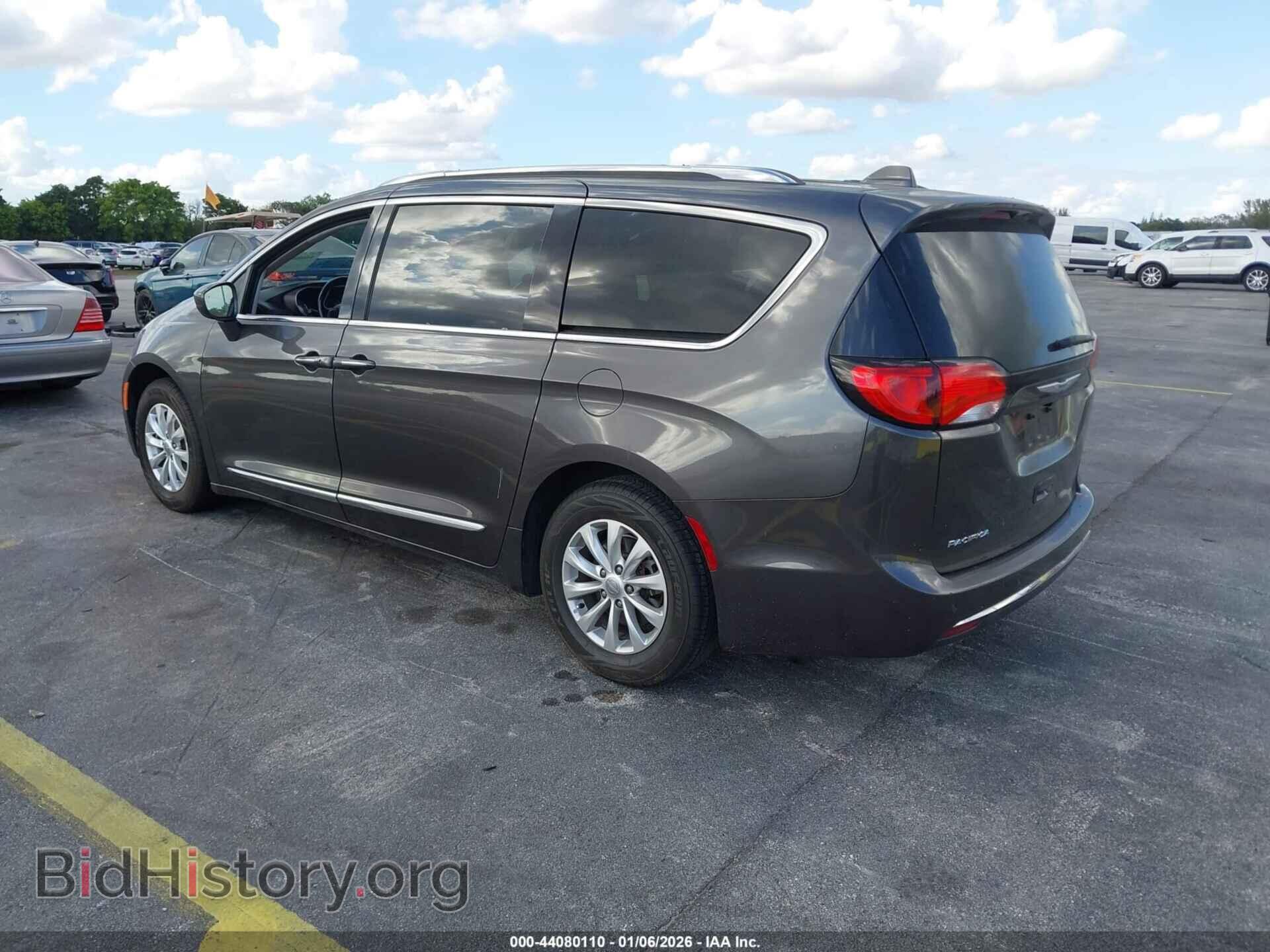 2019 CHRYSLER PACIFICA - VIN: 2C4RC1BG9KR666636 - Фото 3