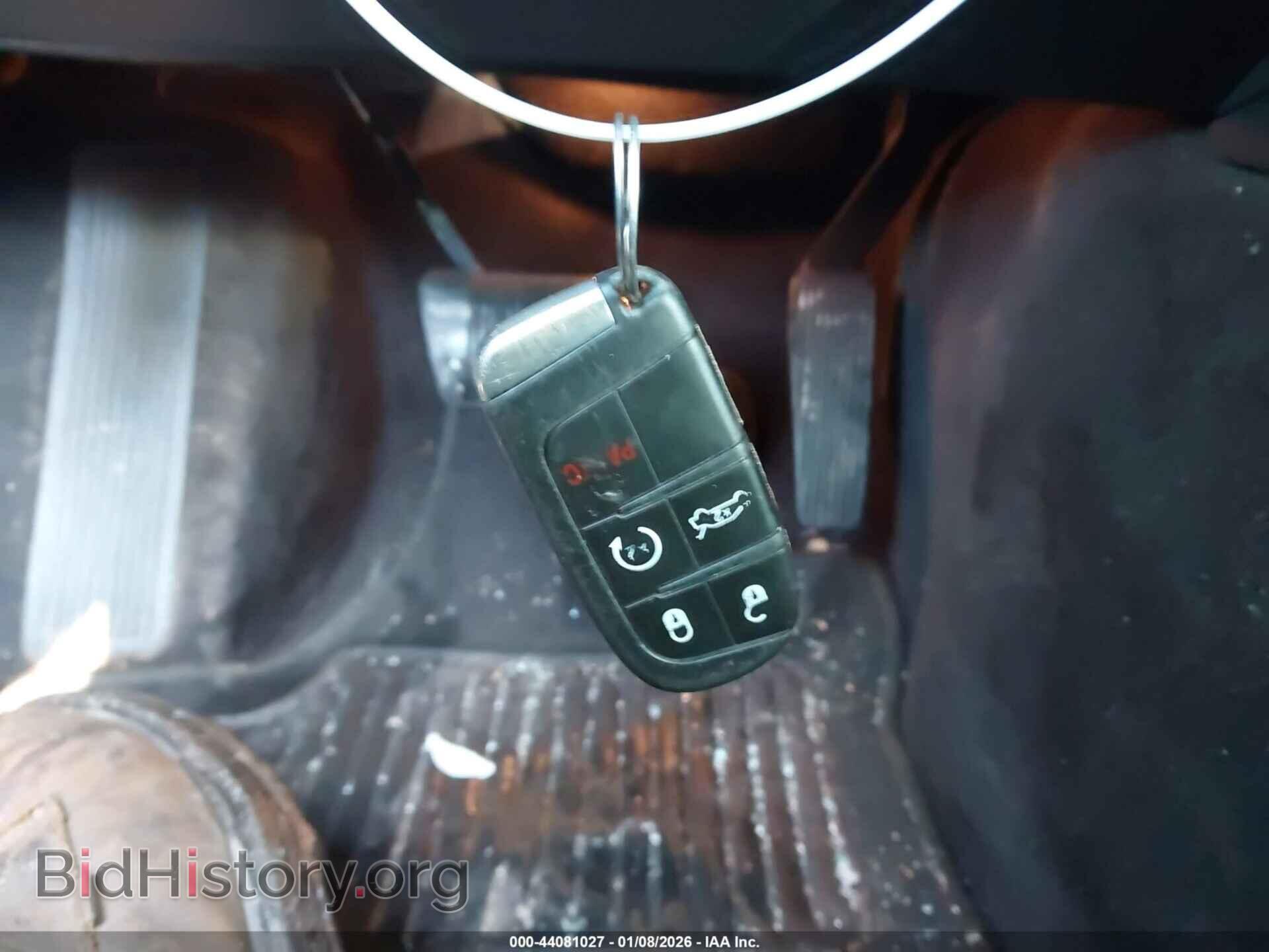 2017 CHRYSLER 300 - VIN: 2C3CCAGG7HH627092 - Фото 11