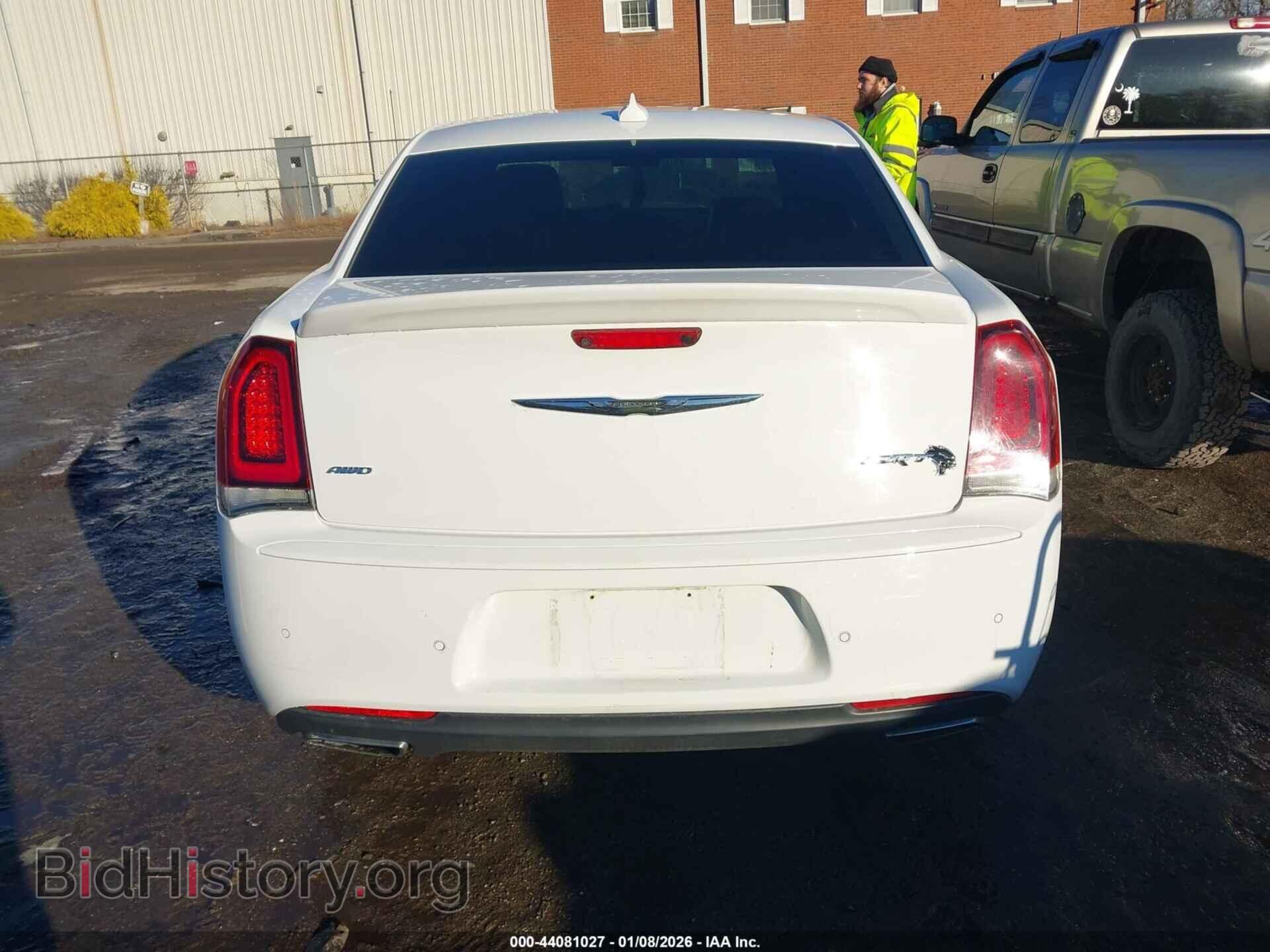 2017 CHRYSLER 300 - VIN: 2C3CCAGG7HH627092 - Фото 16