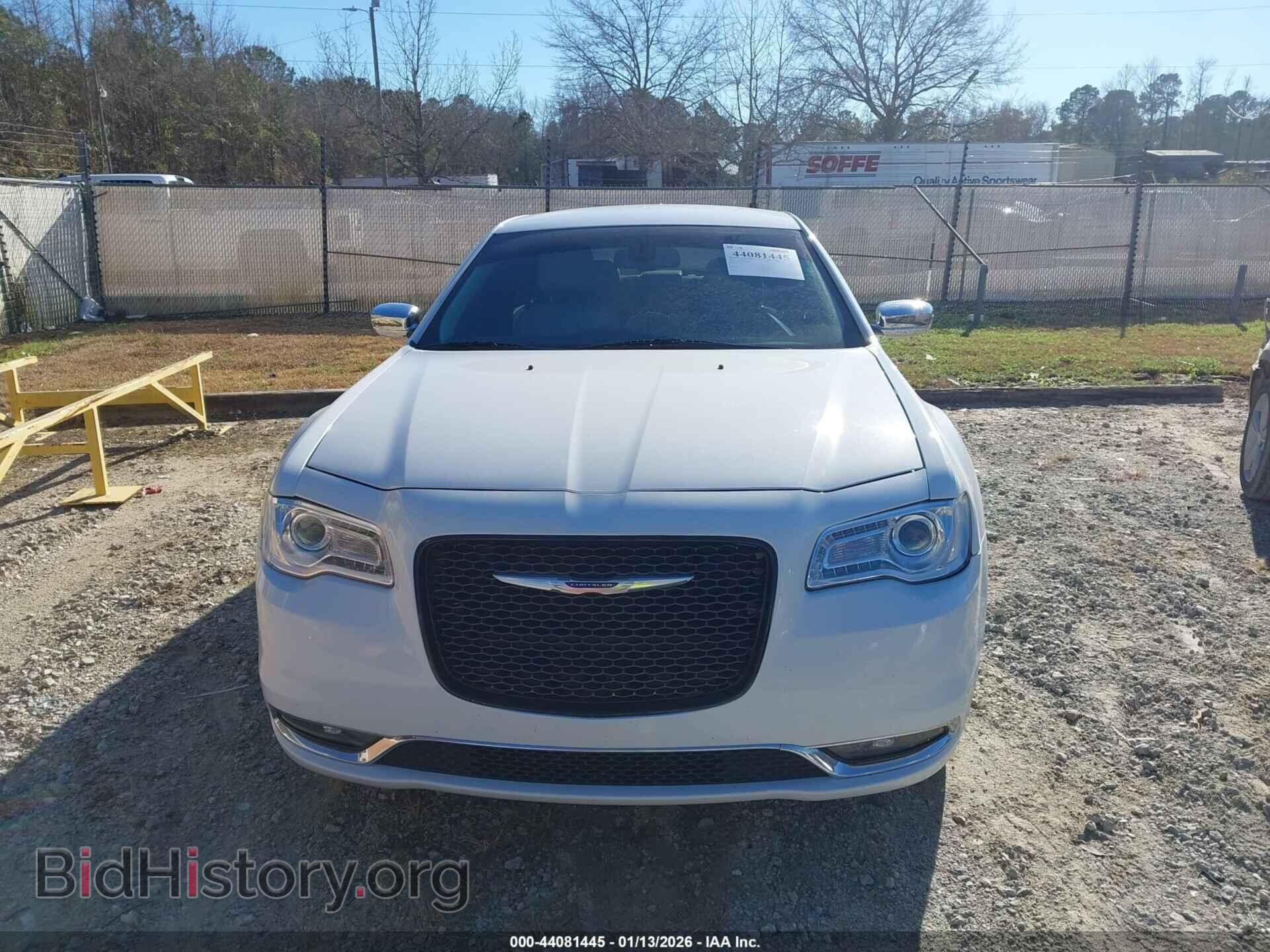 2019 CHRYSLER 300 - VIN: 2C3CCAEG8KH698120 - Фото 12