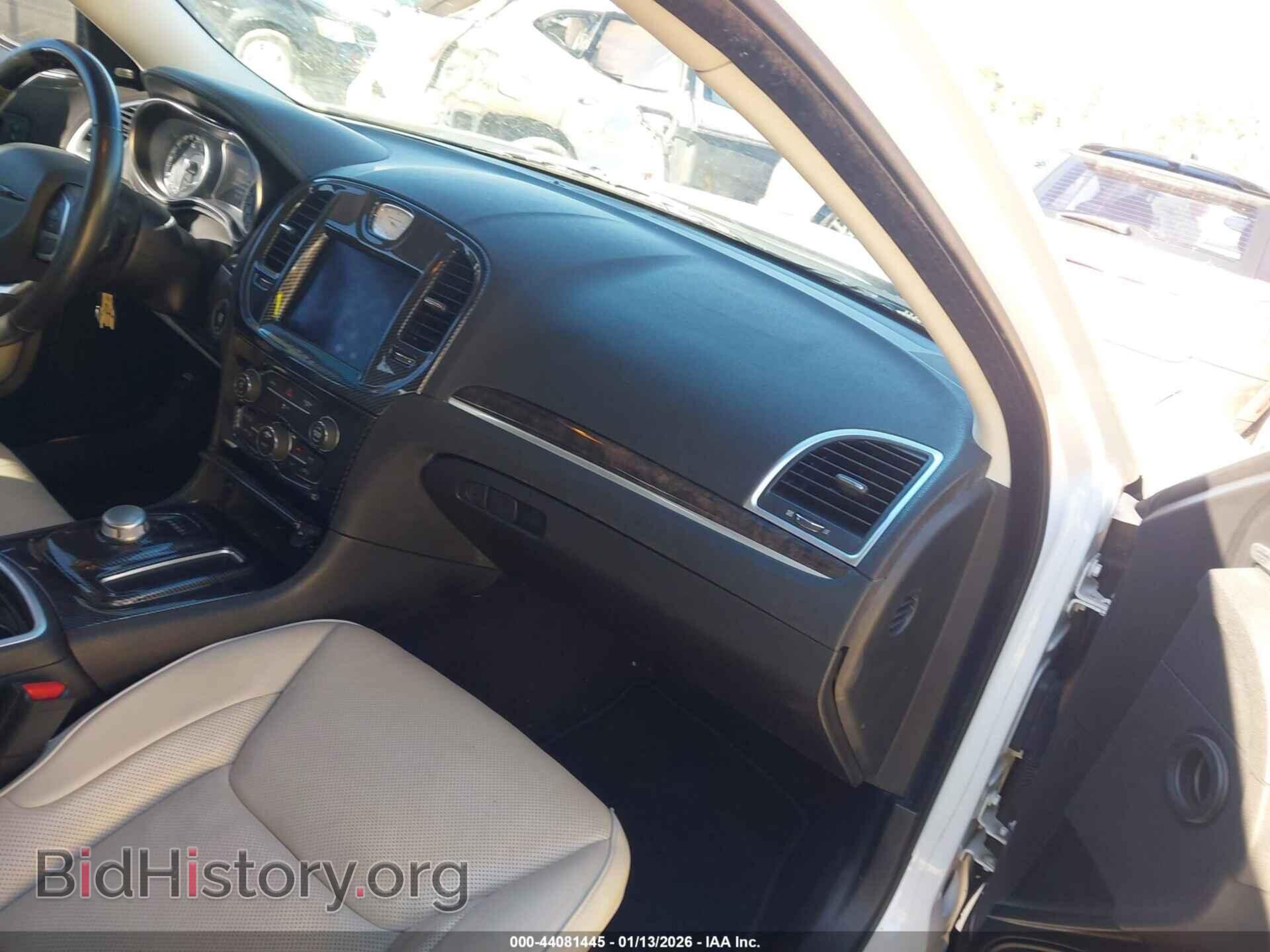 2019 CHRYSLER 300 - VIN: 2C3CCAEG8KH698120 - Фото 5