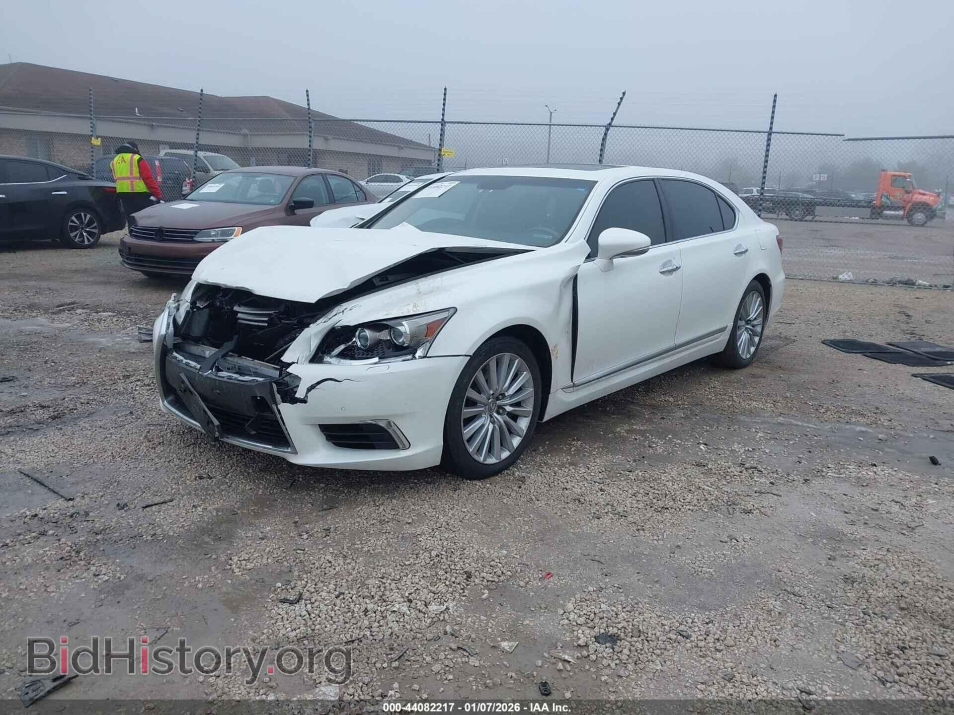 2015 LEXUS LS 460 - VIN: JTHDL5EF4F5007160 - Photo 2