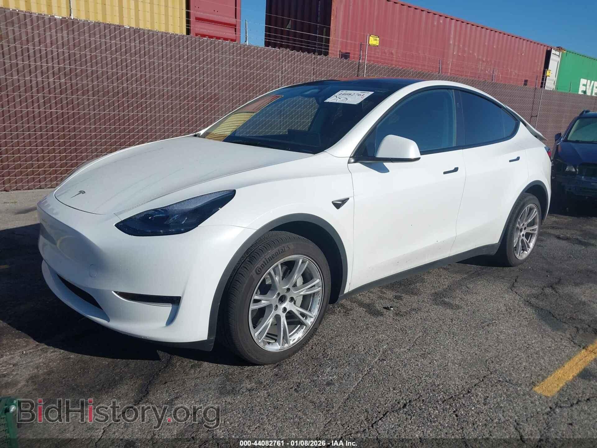 2024 TESLA MODEL Y - VIN: 7SAYGDED0RF003127 - Фото 2