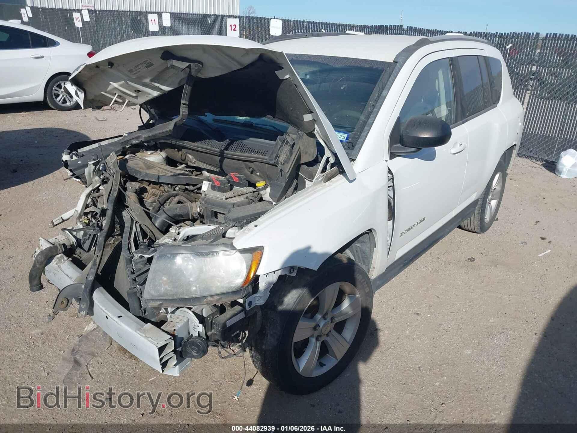 2016 JEEP COMPASS - VIN: 1C4NJCBB0GD604556 - Фото 2