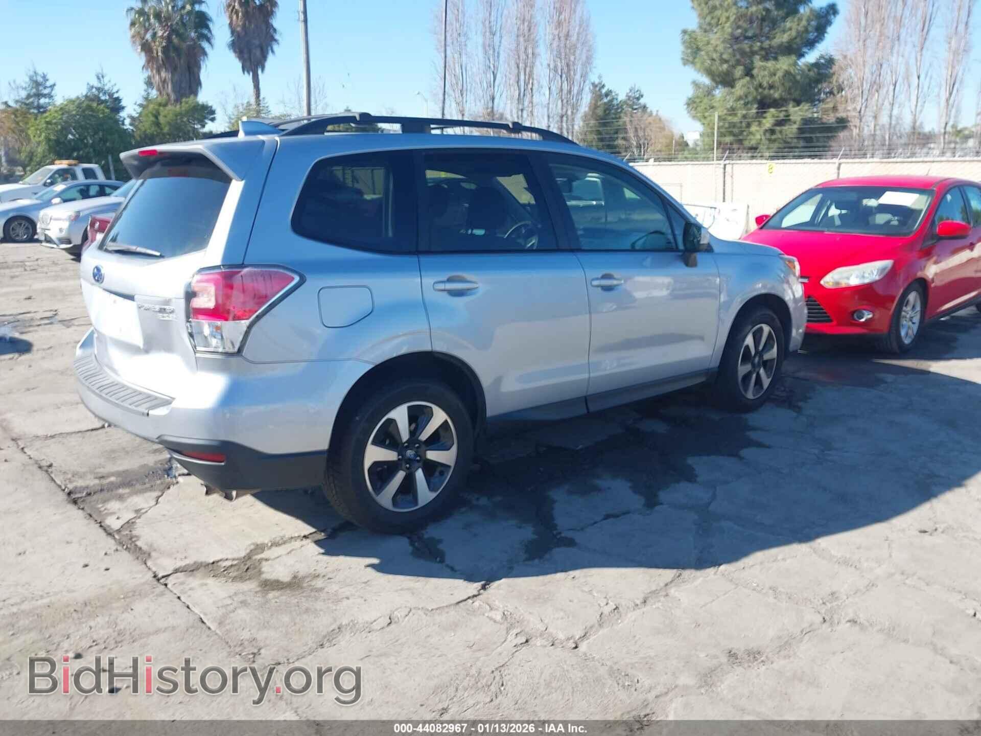 2017 SUBARU FORESTER - VIN: JF2SJAGC0HH431321 - Фото 4