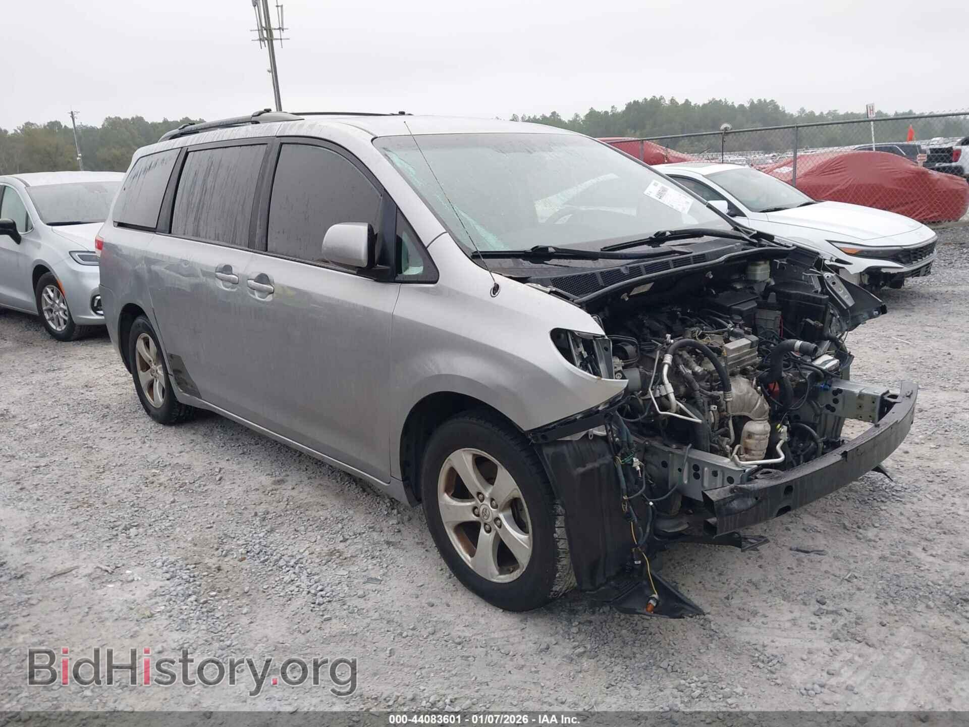 Фотография 5TDKK3DC8BS039072 - TOYOTA SIENNA 2011