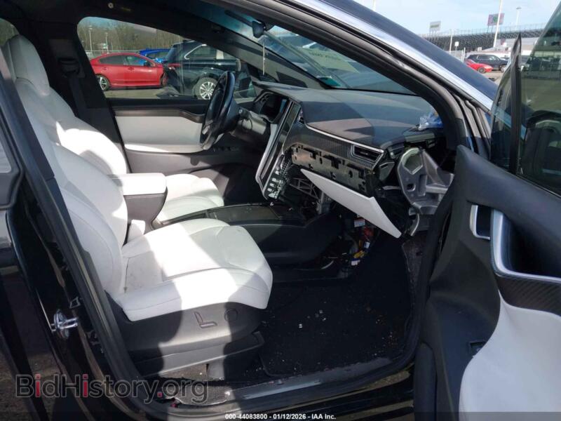 2017 Tesla MODEL X (VIN 5YJXCBE20HF046064) — photo 5 of 17