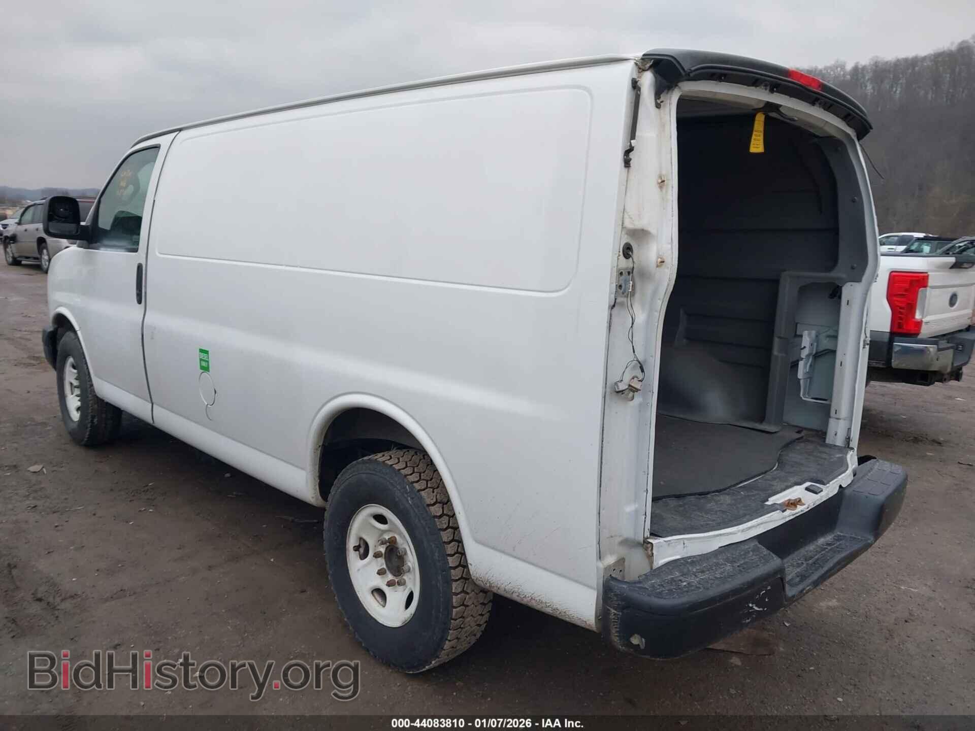 2017 CHEVROLET EXPRESS 2500 - VIN: 1GCWGAF18H1321477 - Фото 3