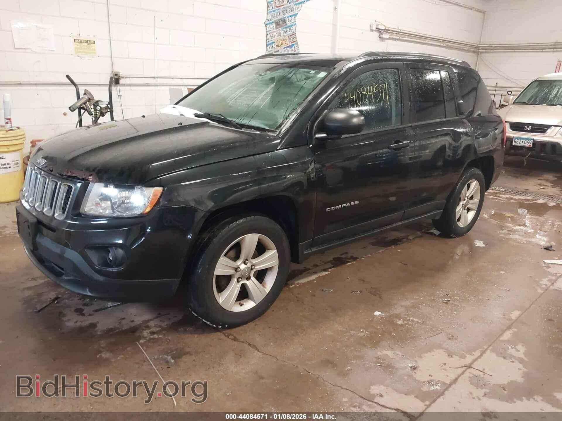 2011 JEEP COMPASS - VIN: 1J4NT1FB7BD139432 - Фото 2