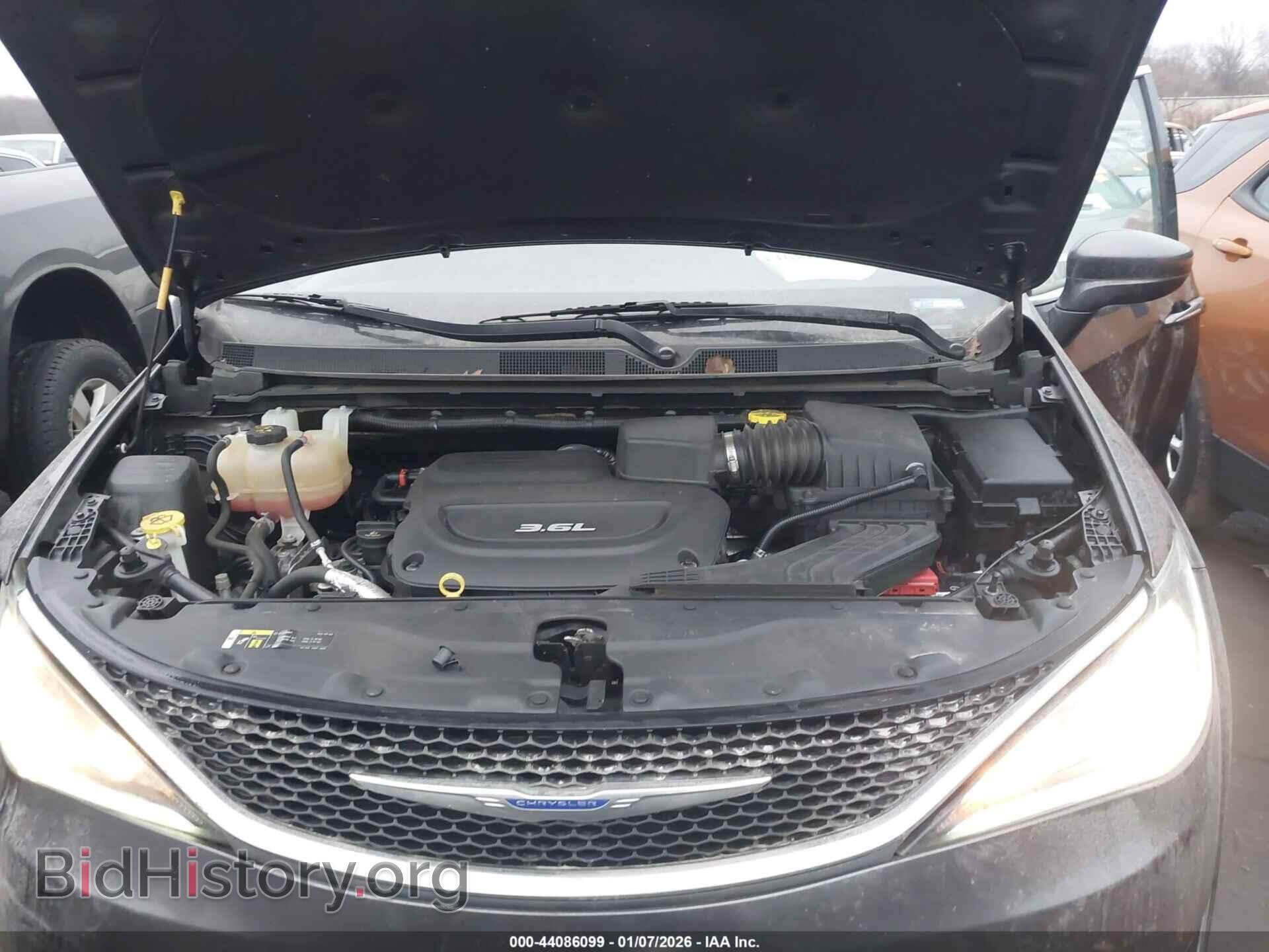 2019 CHRYSLER PACIFICA - VIN: 2C4RC1FGXKR528419 - Photo 10