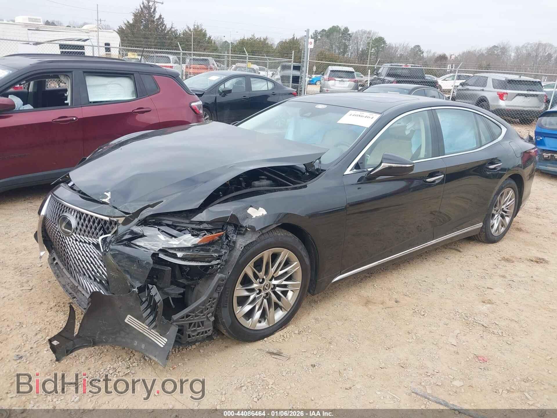 2018 LEXUS LS 500 - VIN: JTHB51FF0J5001499 - Photo 2