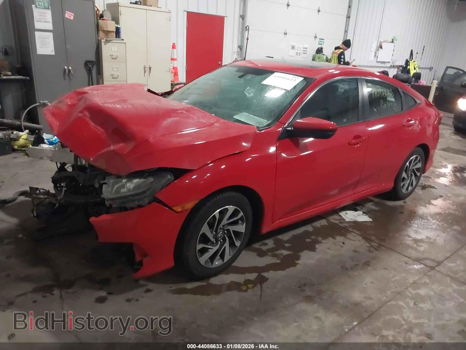 2018 HONDA CIVIC - VIN: 2HGFC2F75JH548138 - Фото 2