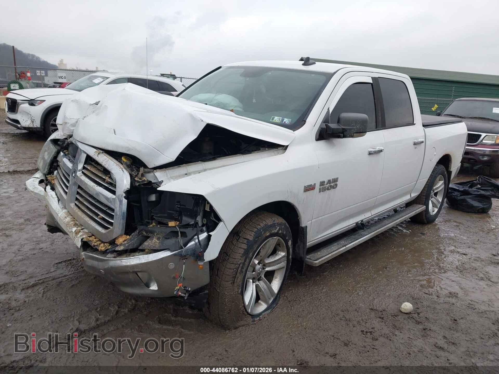2016 RAM 1500 - VIN: 3C6RR7LT6GG326488 - Фото 2