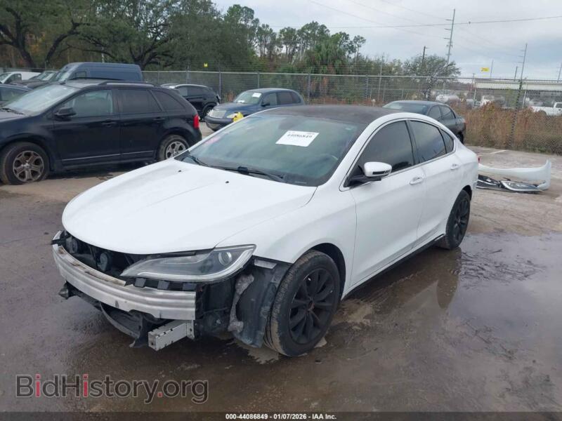 2015 Chrysler 200 (VIN 1C3CCCCB8FN602406) — photo 2 of 12