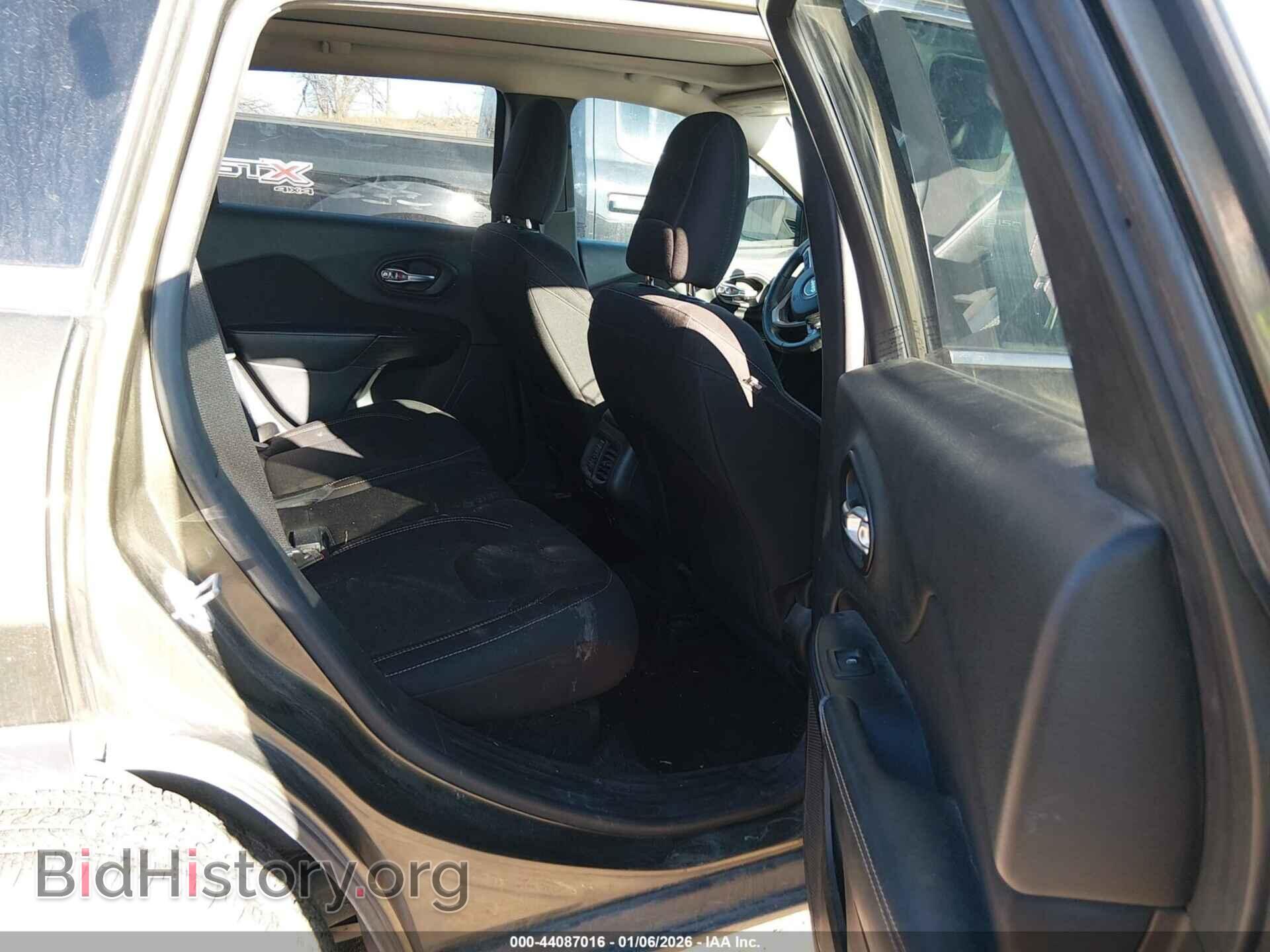 2016 JEEP CHEROKEE - VIN: 1C4PJMCS2GW105257 - Фото 8