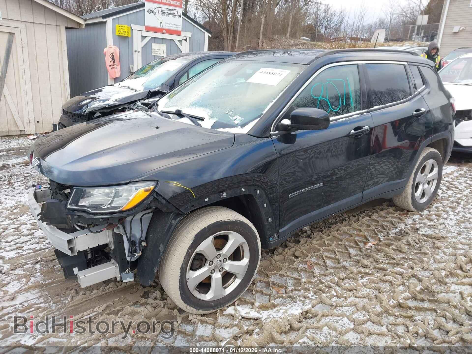 2018 JEEP COMPASS - VIN: 3C4NJDBBXJT199412 - Фото 2