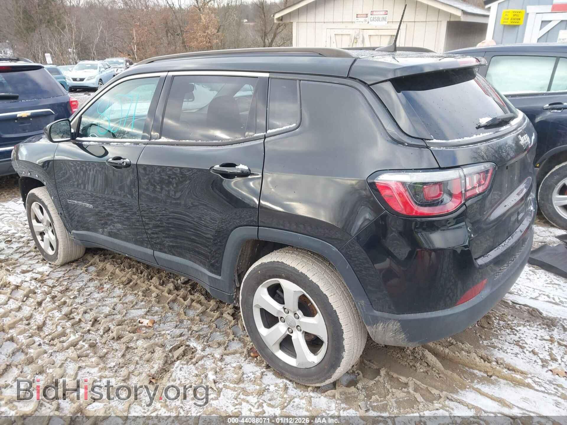 2018 JEEP COMPASS - VIN: 3C4NJDBBXJT199412 - Фото 3