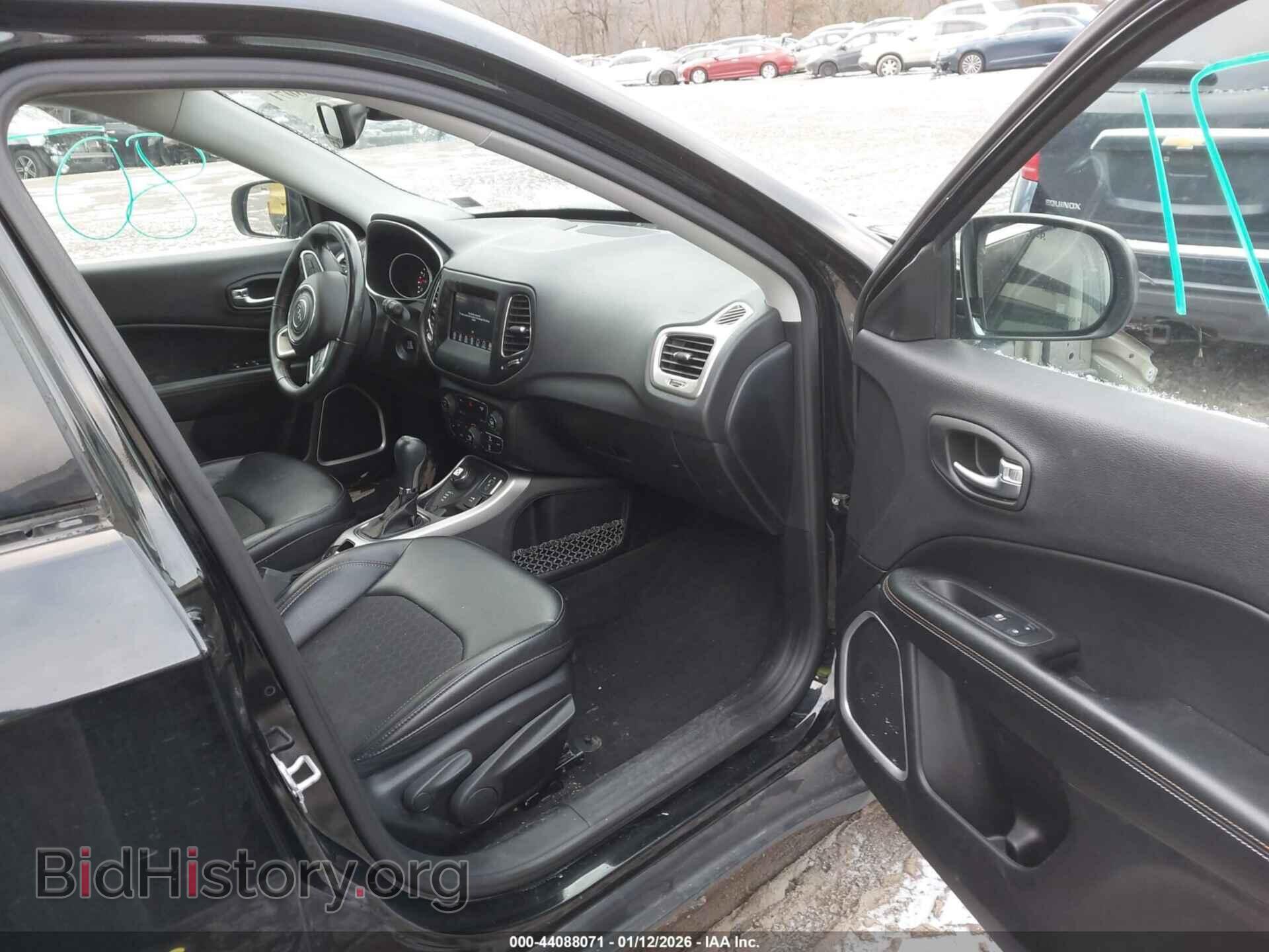 2018 JEEP COMPASS - VIN: 3C4NJDBBXJT199412 - Фото 5