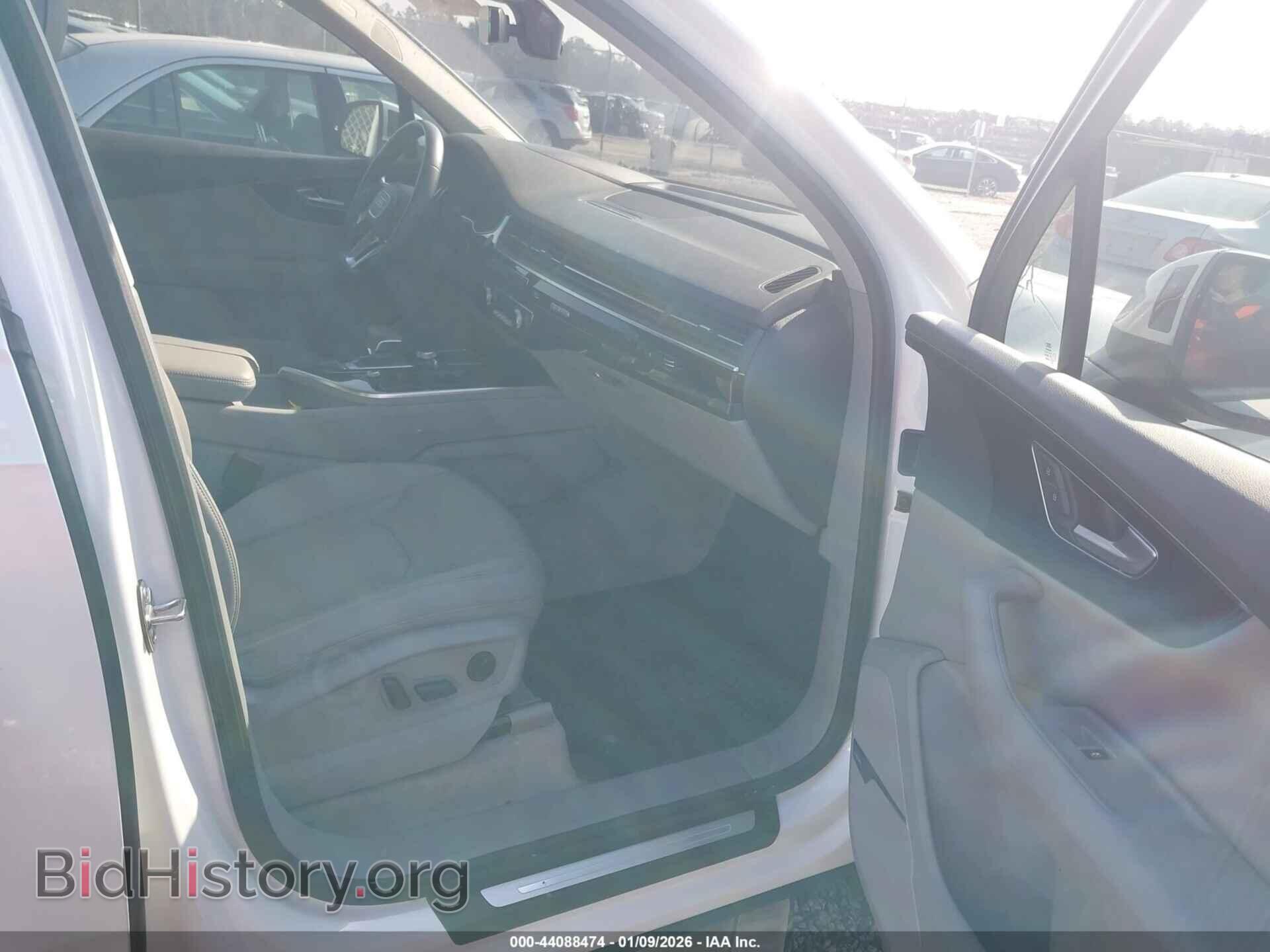 2017 AUDI Q7 - VIN: WA1VAAF72HD026076 - Фото 5