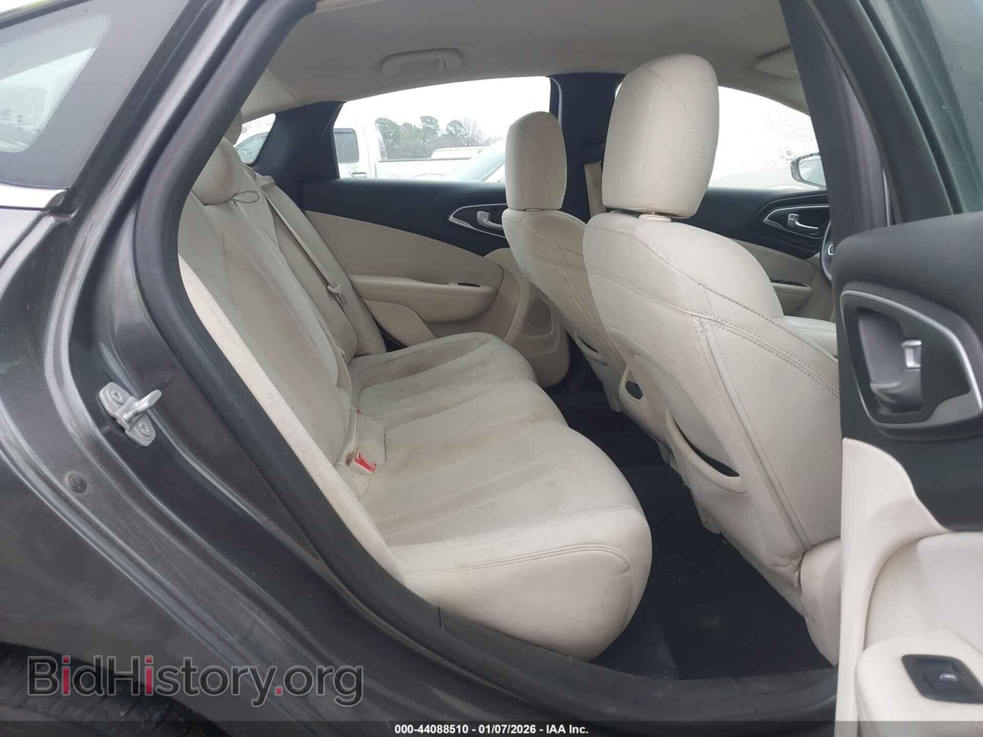 2015 CHRYSLER 200 - VIN: 1C3CCCAB7FN637814 - Фото 8