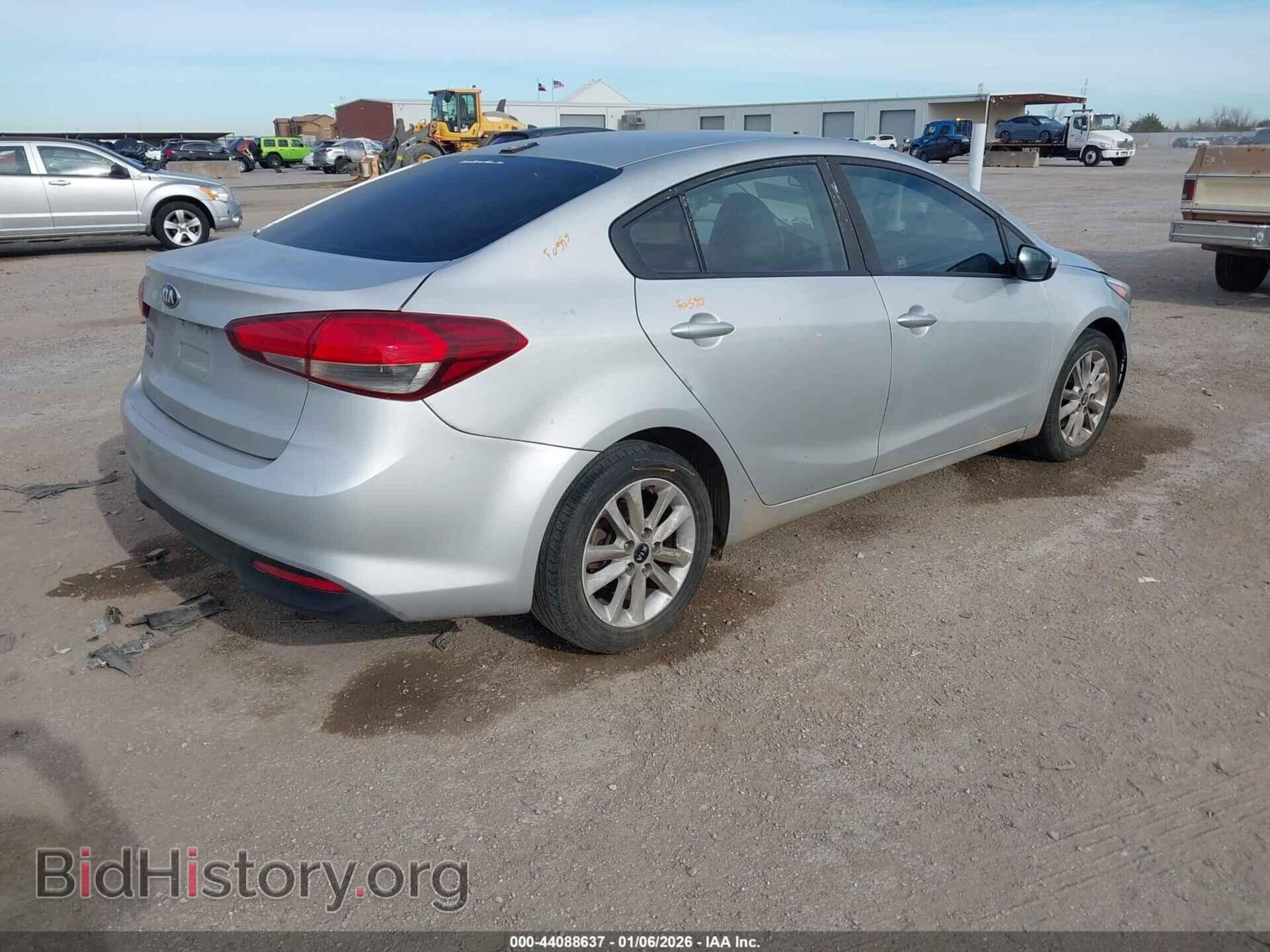 2017 KIA FORTE - VIN: 3KPFL4A75HE024043 - Фото 4