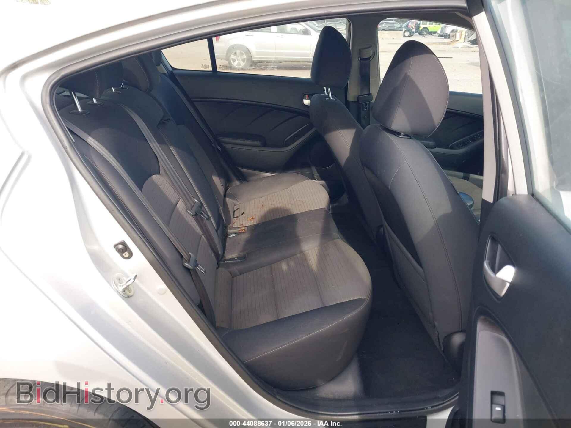 2017 KIA FORTE - VIN: 3KPFL4A75HE024043 - Фото 8