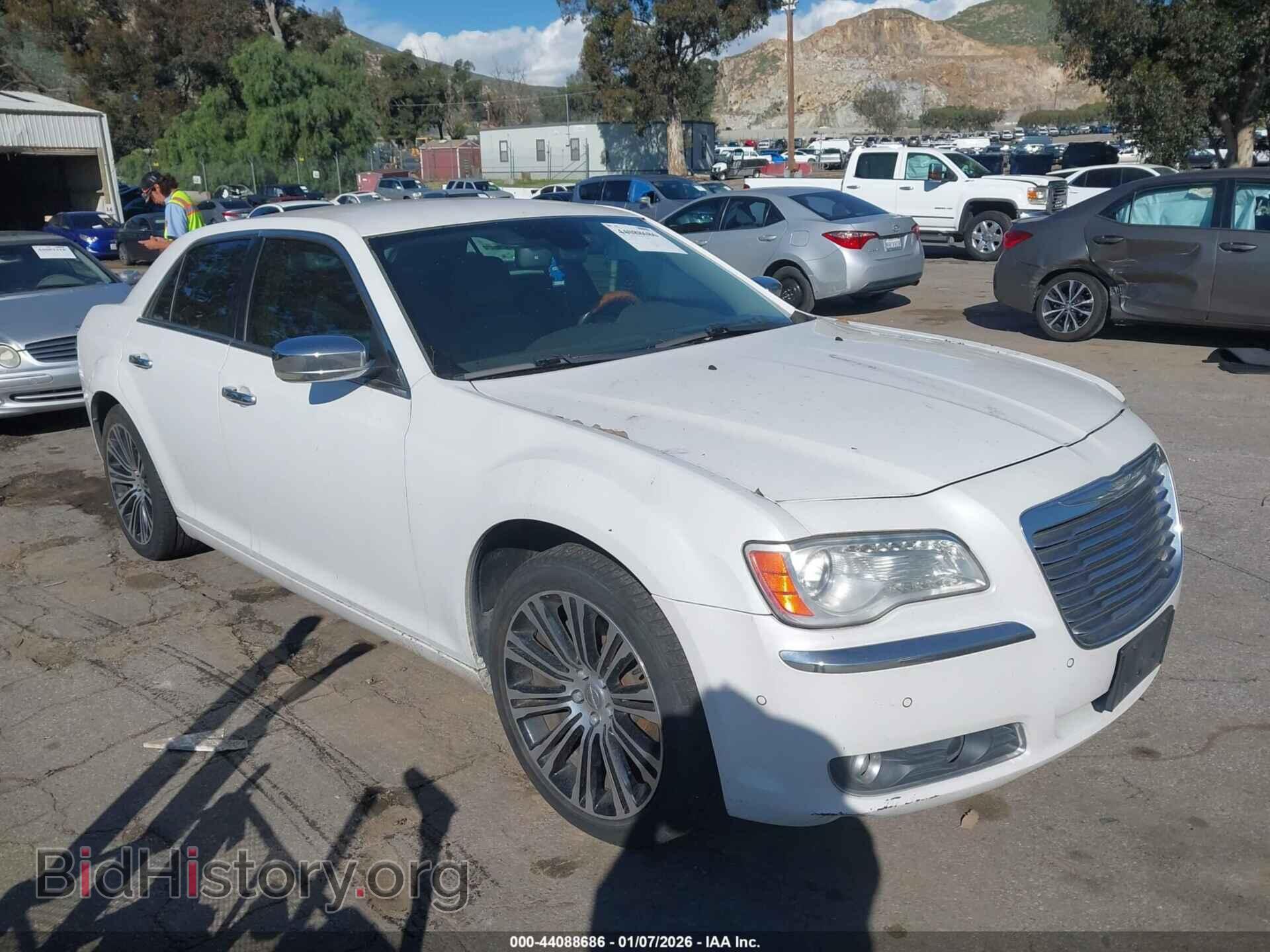 Фотография 2C3CA6CT3BH529772 - CHRYSLER 300C 2011