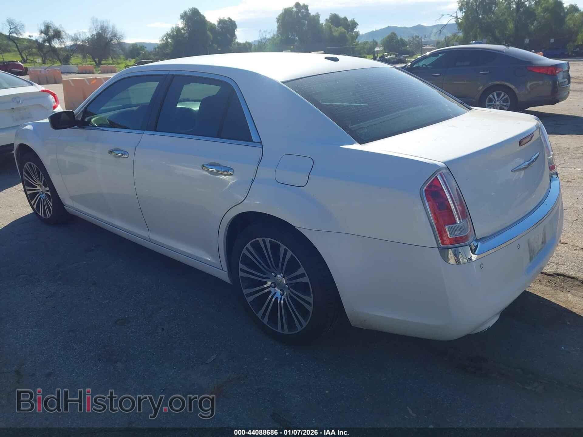 2011 CHRYSLER 300C - VIN: 2C3CA6CT3BH529772 - Фото 3