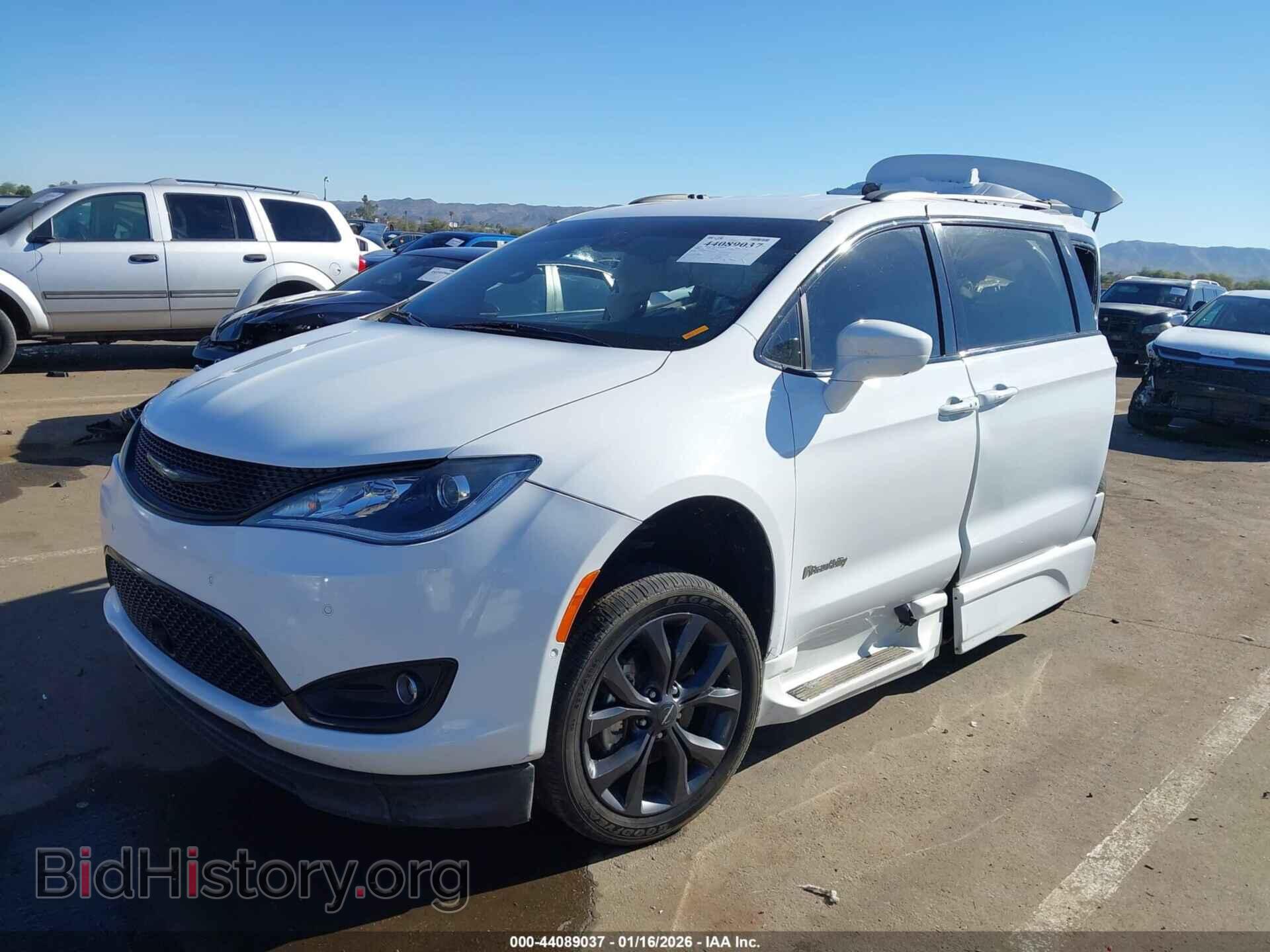 2019 CHRYSLER PACIFICA - VIN: 2C4RC1BG5KR560720 - Photo 2