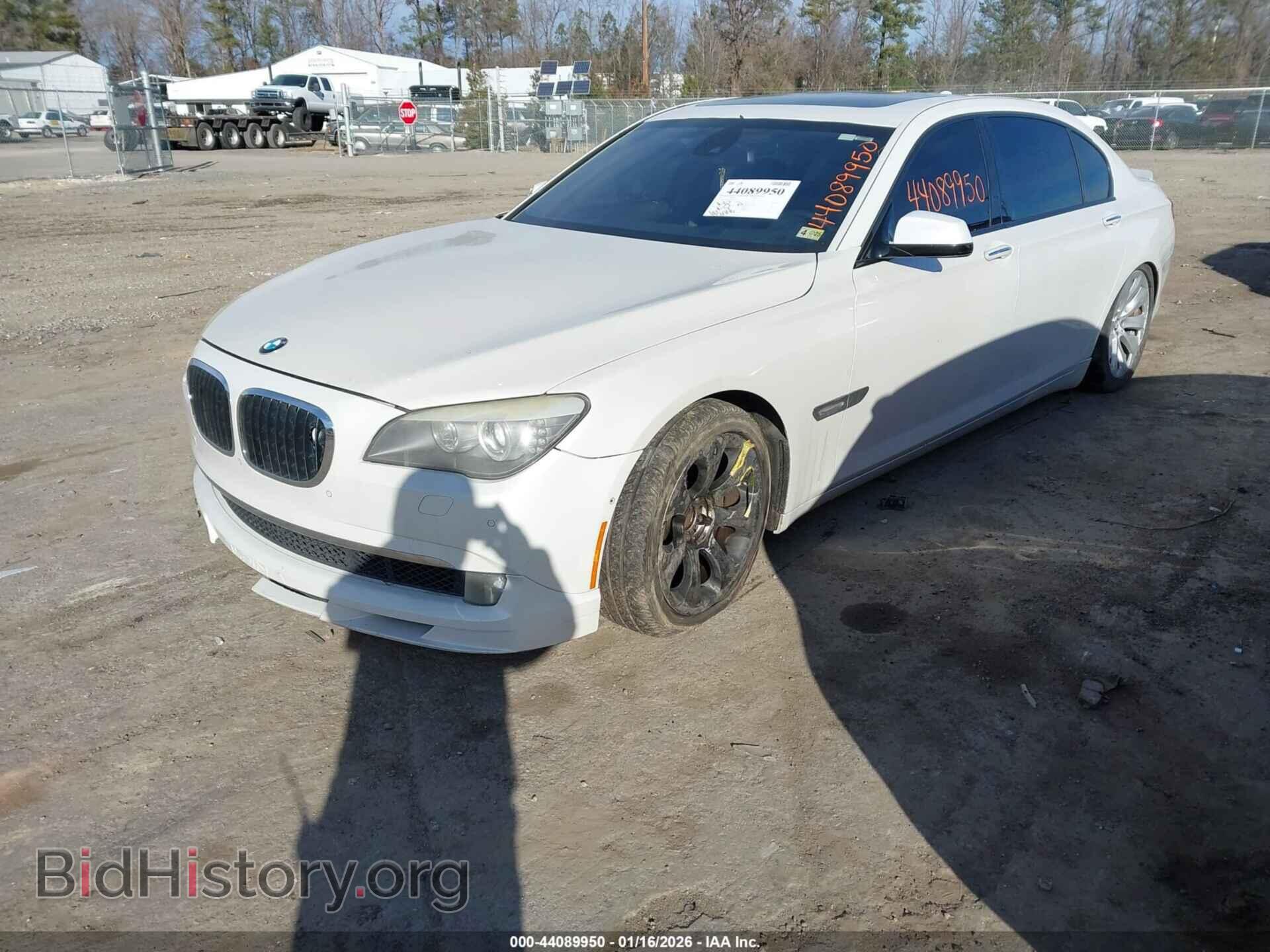 2011 BMW 750LI - VIN: WBAKB8C56BC447911 - Фото 2