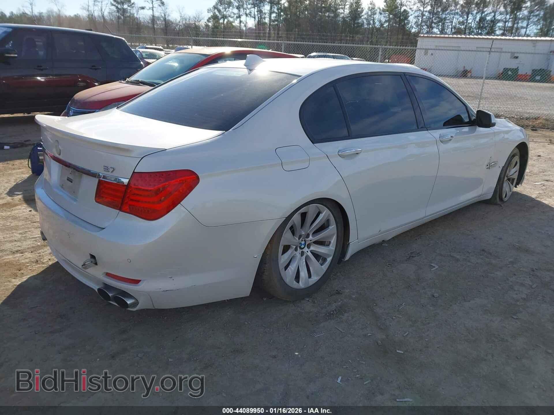 2011 BMW 750LI - VIN: WBAKB8C56BC447911 - Фото 4
