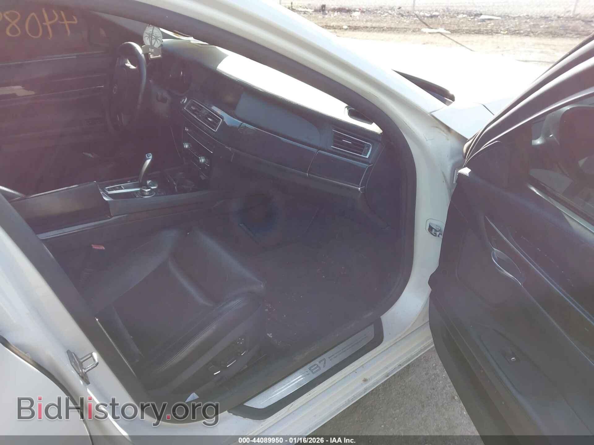 2011 BMW 750LI - VIN: WBAKB8C56BC447911 - Фото 5