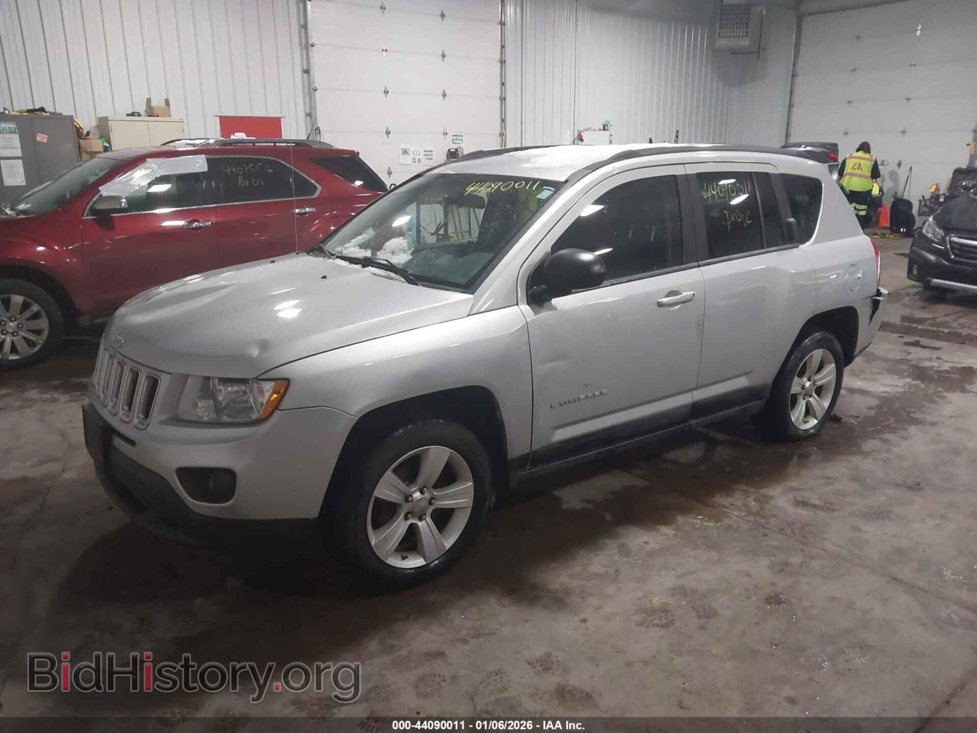 2011 JEEP COMPASS - VIN: 1J4NF1FB7BD181994 - Photo 2