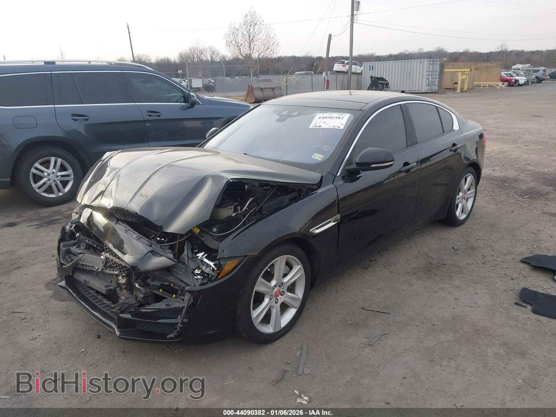 2017 JAGUAR XE - VIN: SAJAD4BG4HA970001 - Фото 2