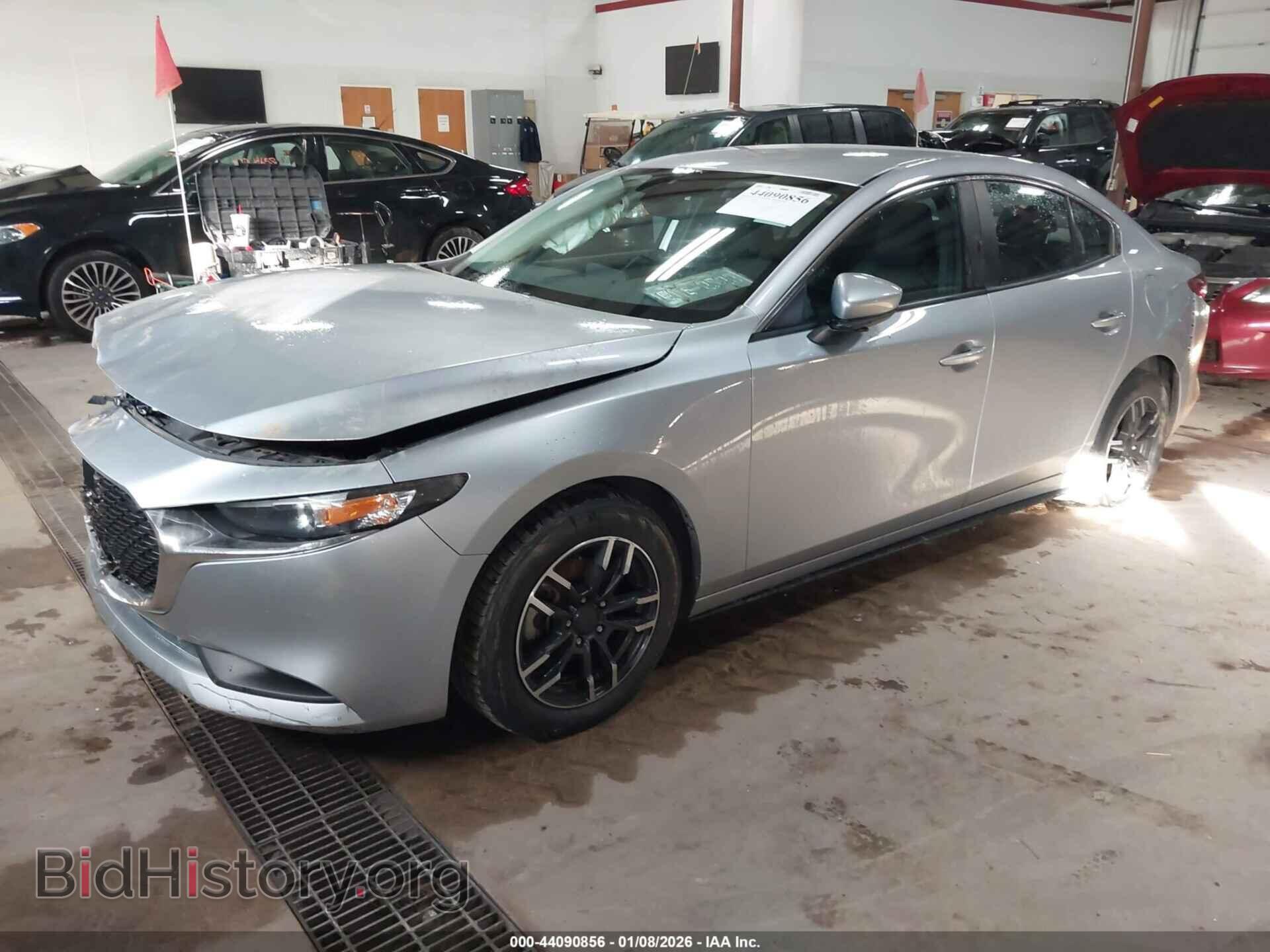 2019 MAZDA MAZDA3 - VIN: 3MZBPABL8KM113211 - Photo 2