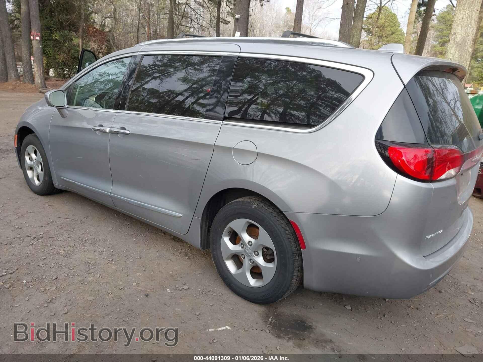 2017 CHRYSLER PACIFICA - VIN: 2C4RC1EGXHR703830 - Фото 3