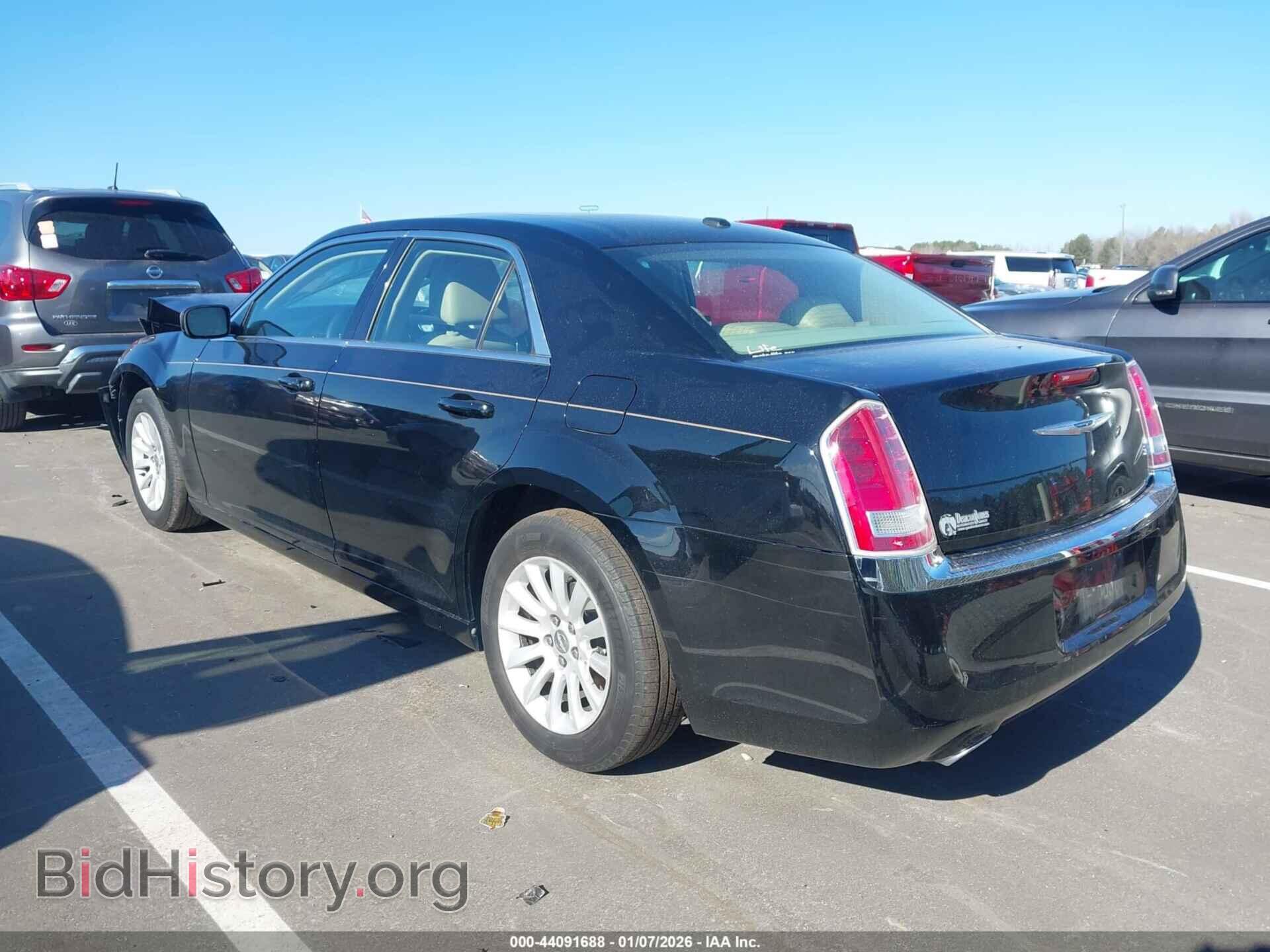 2013 CHRYSLER 300 - VIN: 2C3CCAAG2DH508532 - Фото 3