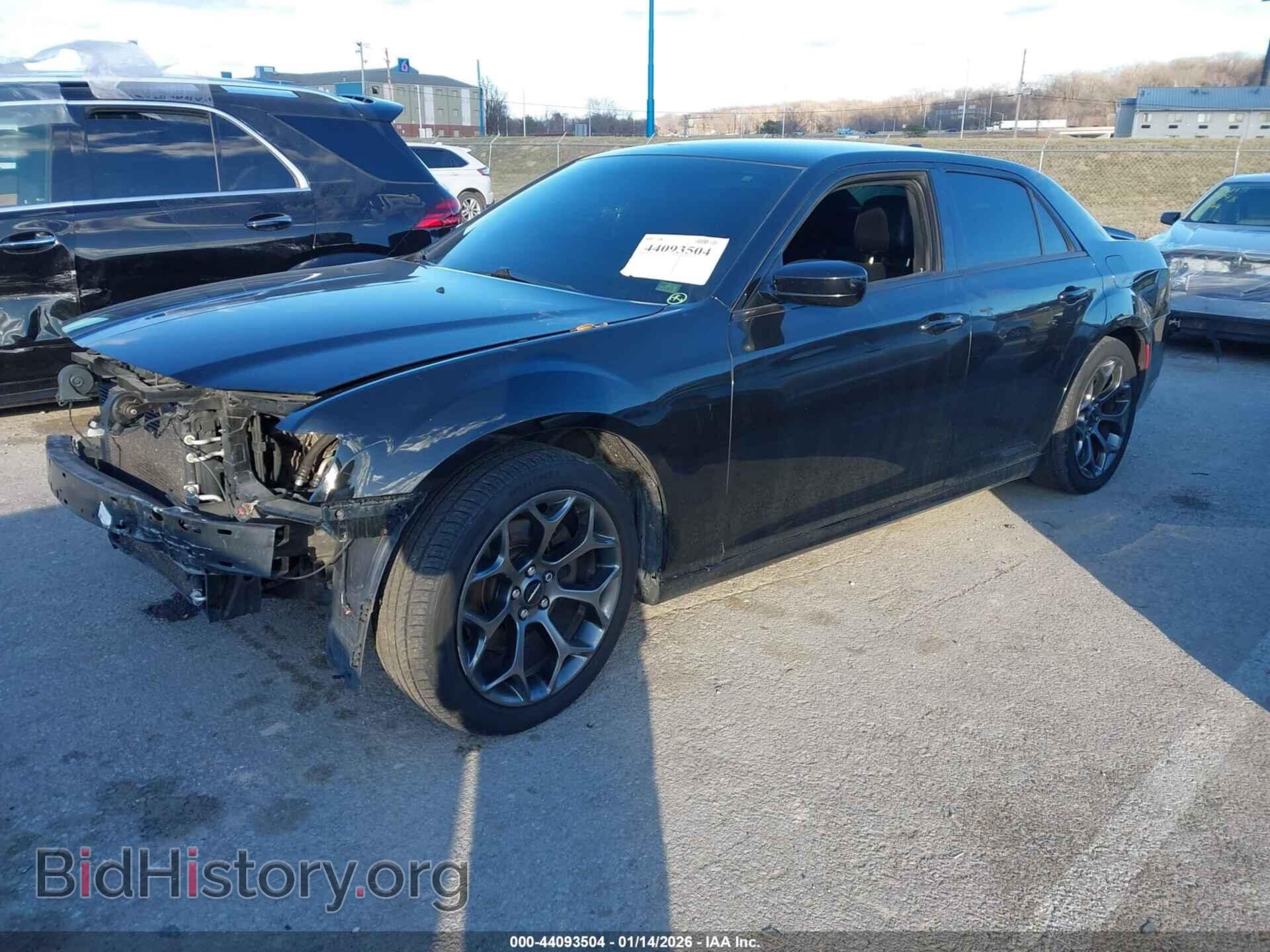 2018 CHRYSLER 300 - VIN: 2C3CCABT6JH201677 - Фото 2