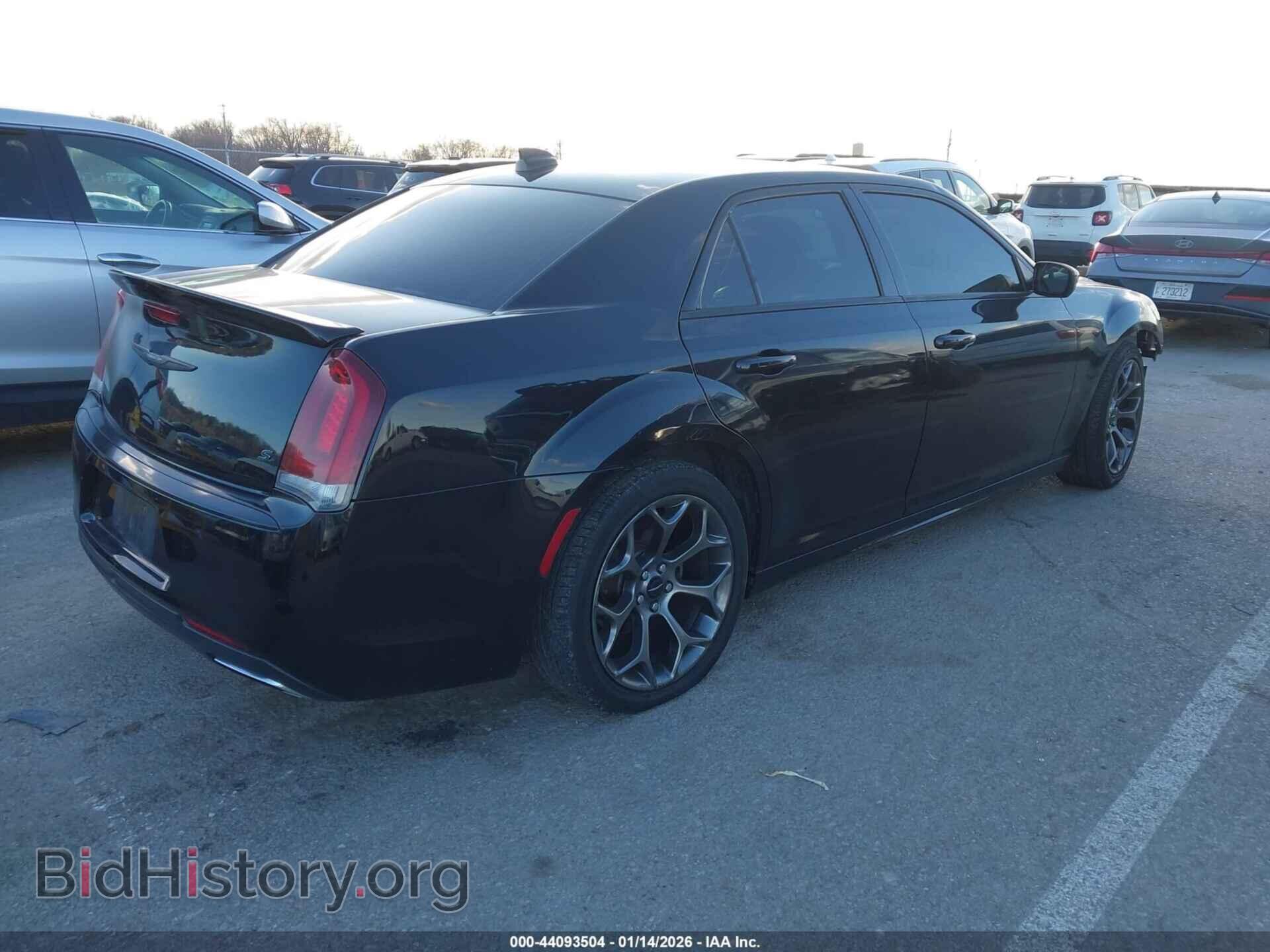 2018 CHRYSLER 300 - VIN: 2C3CCABT6JH201677 - Фото 4