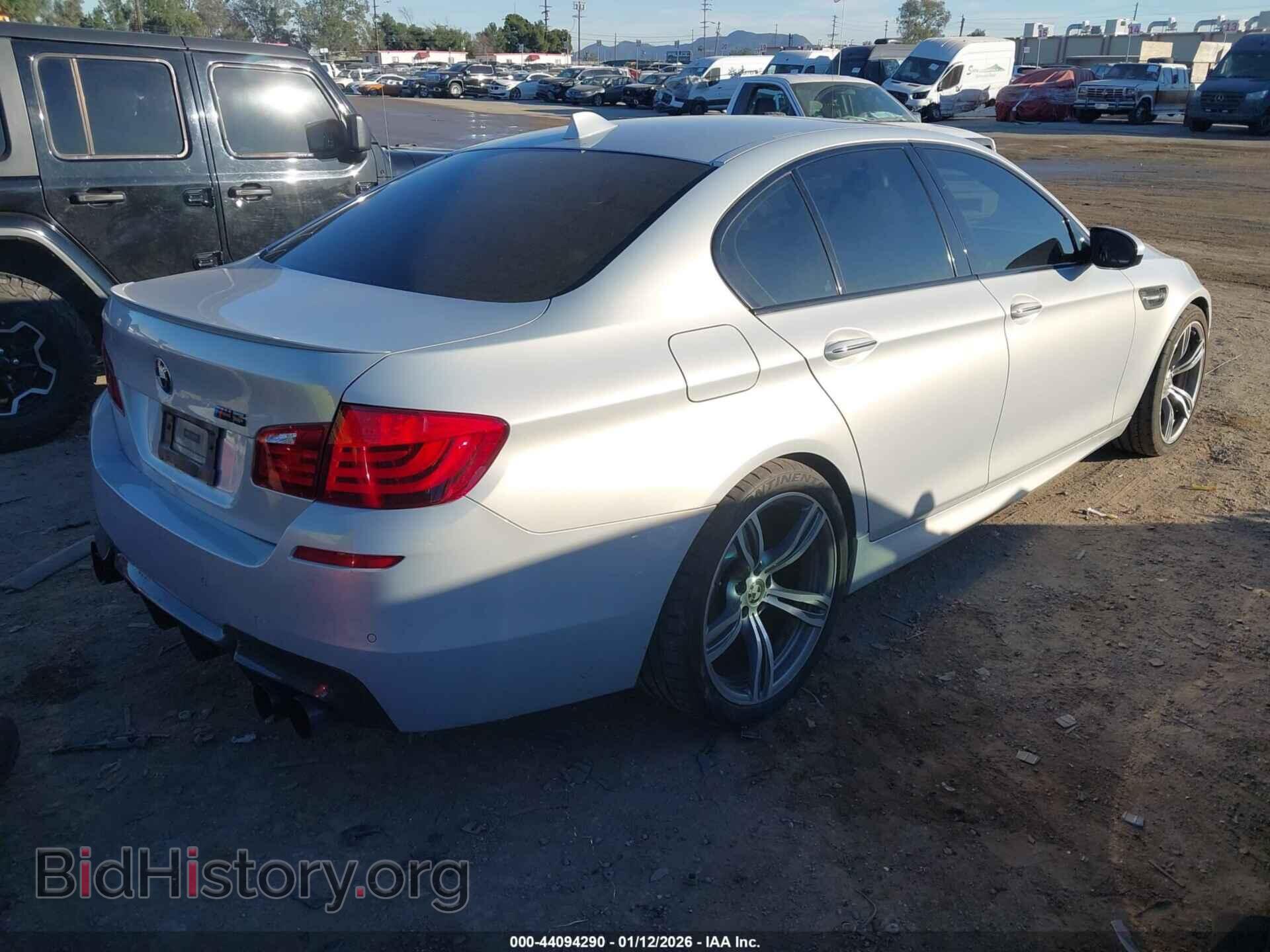 2013 BMW M5 - VIN: WBSFV9C59DD096192 - Фото 4